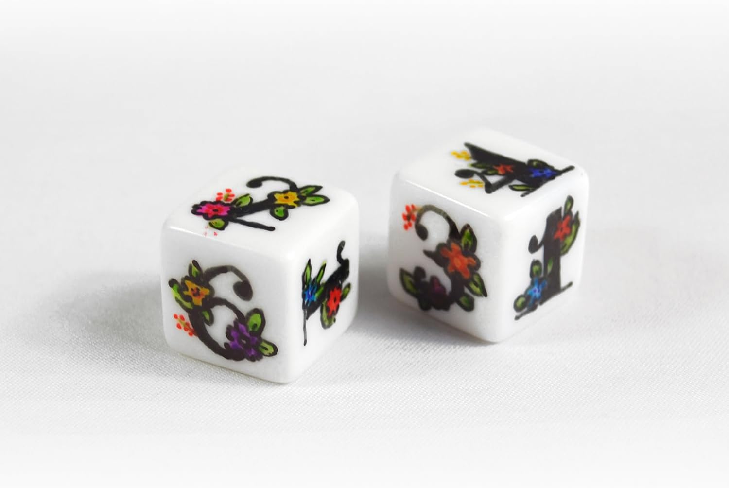 50 pcs 16mm Blank Board Game Dice - White Cubes - DIY Board Game Accessories, Ideal for Sorting, Counting, Classrooms, Replacement Pieces with Storage Bag