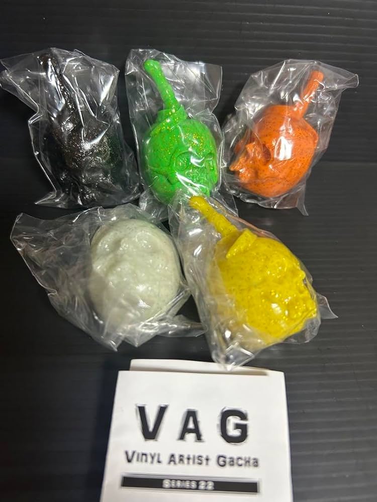 Amazon.co.jp: VAG 22 SOUR スカル 蓄光 ドクロ フィギュア