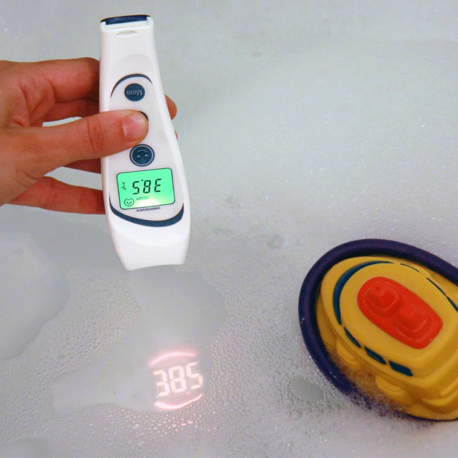 TECNIMED - VisioFocus 06400 - Thermomètre médical à infrarouge pour la mesure de la température à distance - Projette la température sur le front - Pour enfants et adultes - Made in Italy