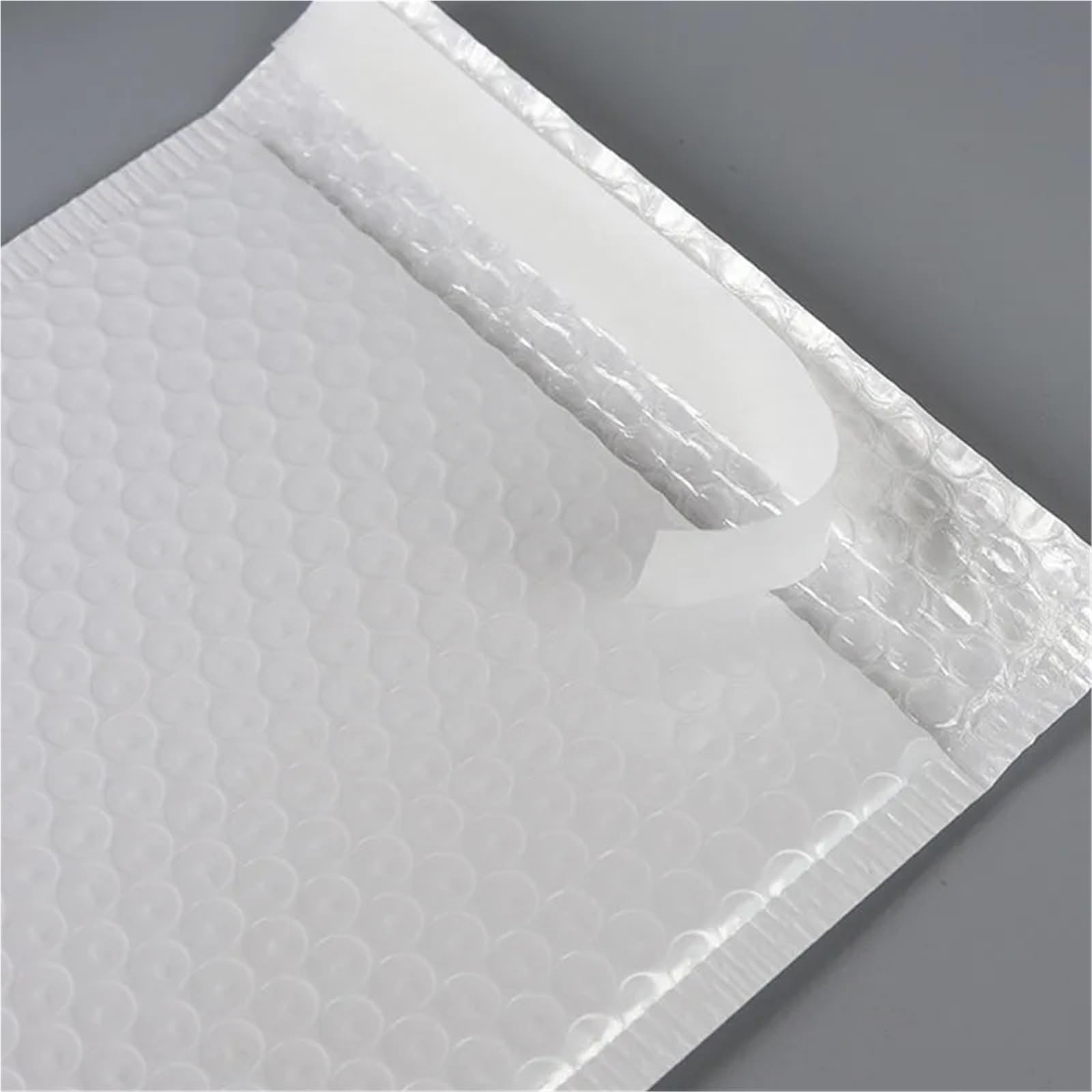 Pacchetto da 100 buste imbottite bianche (18x23 cm) - Ideale for la spedizione e protezione dei prodotti