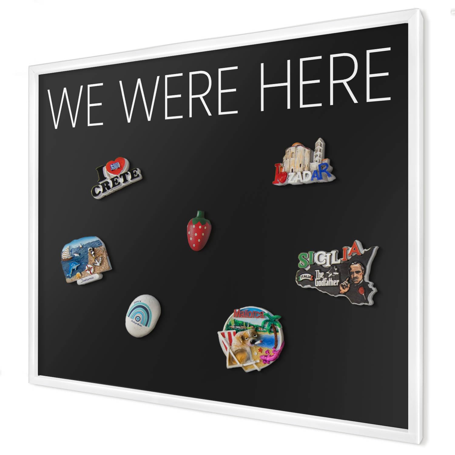 Tablero Imantado 80x60 cm | con Marco Blanco | We Were Here | Montaje Fácil | Pizarra Magnética | Para Souvenirs de Viaje | Para Imanes Turísticos, Fotos Polaroid y Postales | Para Cocina