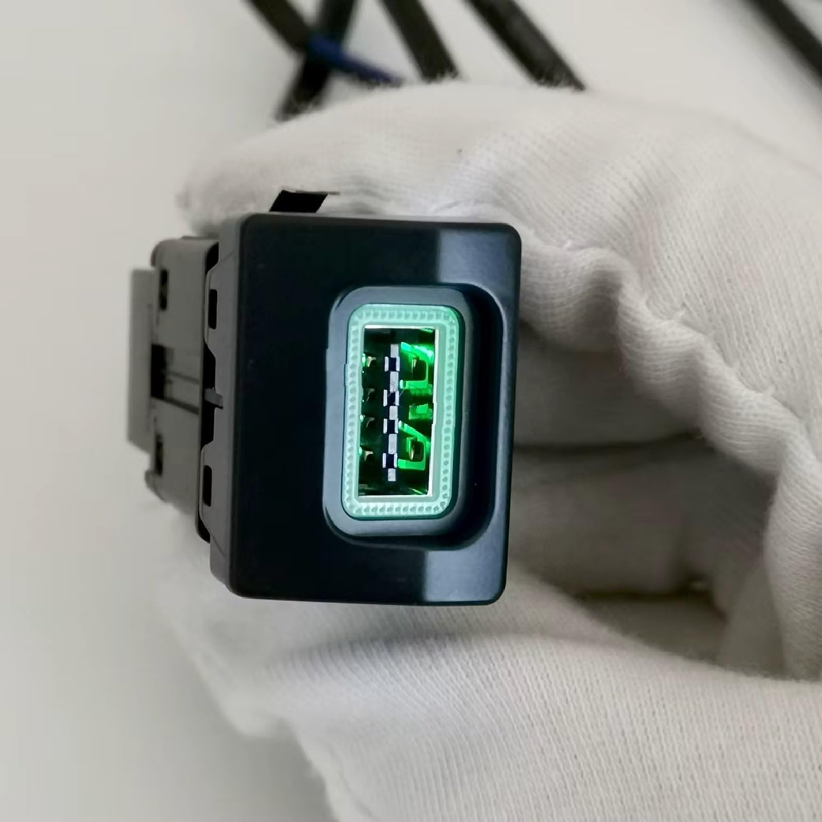 Adattatore Presa USB Console Presa USB Compatibile Con Skoda Per Superb 2010-2013 Auto Presa Ricarica QC3.0 Carica Veloce Del Telefono Presa Ricarica Adattatore Alimentazione