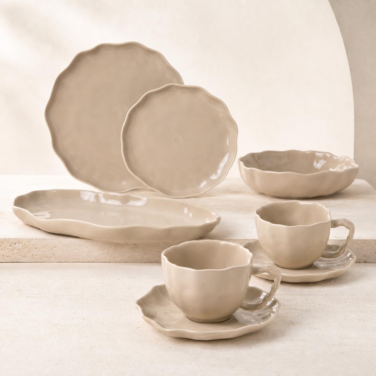 BRICARD Angles Espressotassen-Set für 6 Personen, 12-teilig – 6 Espressotassen 125 ml mit 6 Untertassen – Porzellan Taupe – spülmaschinenfest, mikrowellen- und backofengeeignet