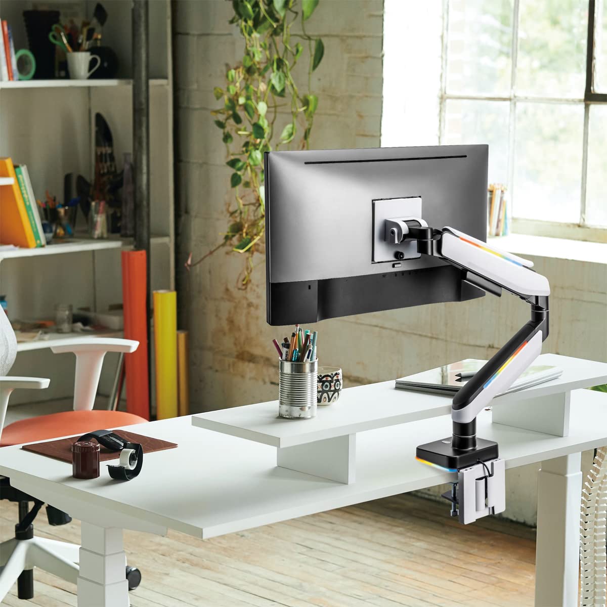 LogiLink Uchwyt do monitora 17-49" ze sprężyną gazową, montaż na zacisk stołowy lub otwór na stół, nośność do 20 kg, zaprojektowany dla graczy z wbudowanym efektem świetlnym