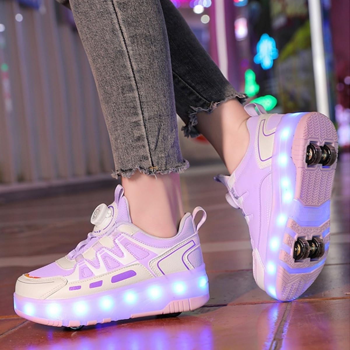 Mateju Chaussures à roulettes Enfant Patins Baskets 2 en 1 avec 4 roulettes Amovible Garçons Filles Chaussures de Skateboard Brille la Nuit Chaussures de Sport d'extérieur