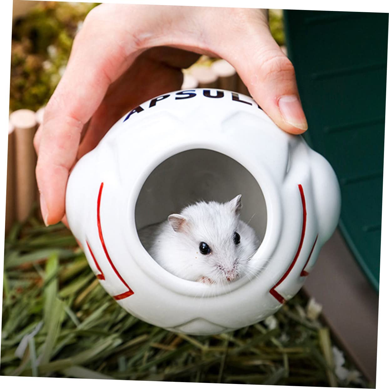 Mipcase Nido para Hámster Serie Astronaut Comedero para Hámster De Cerámica Escondite para Chinchilla Temática Espacial y Forma De Bañera para Comedero Lavable