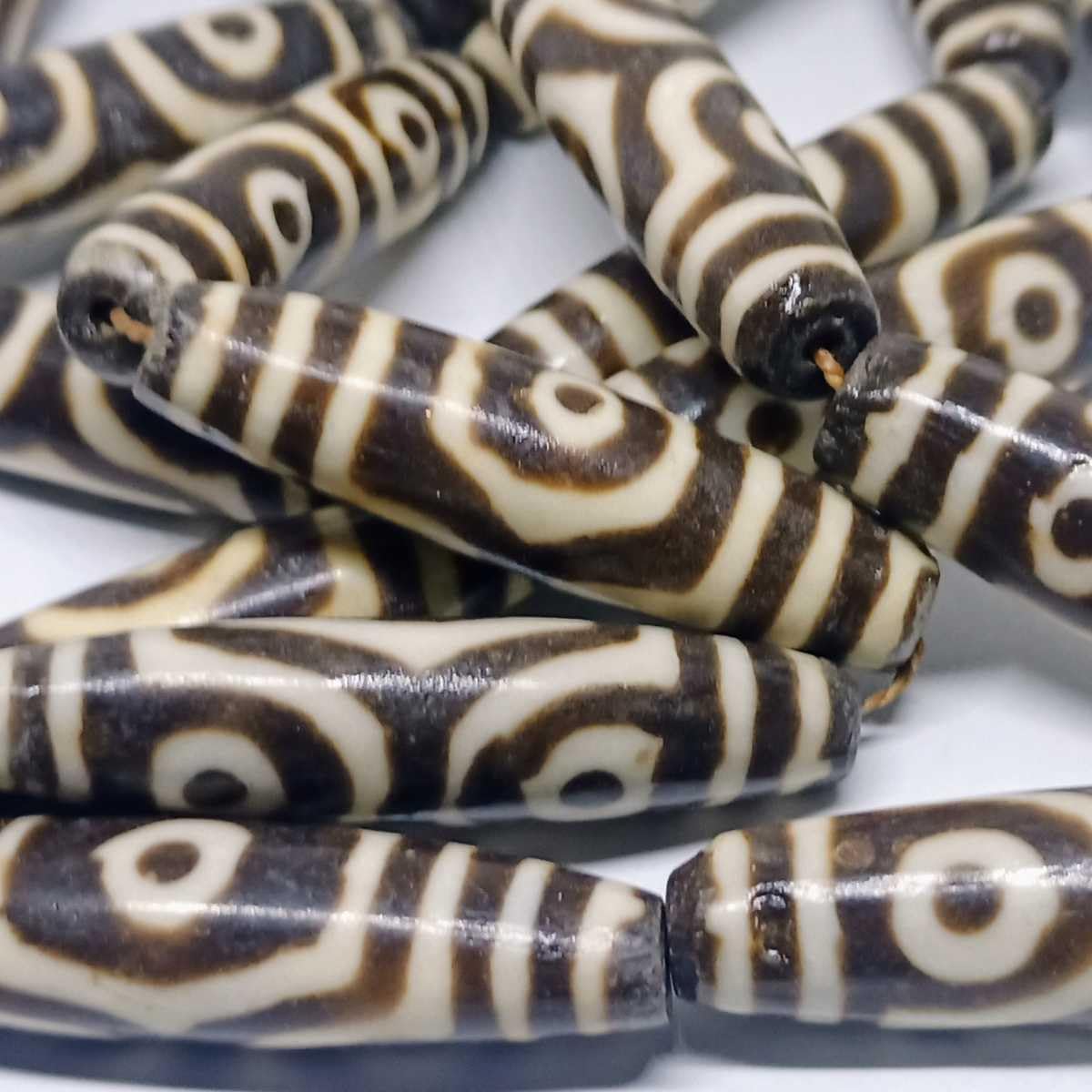 dZi ジービーズ 西蔵 大きな 十一眼天珠 高品質／一点もの 九眼天珠 チベット伝来／チベット 天珠 dZi ジービーズ 西蔵