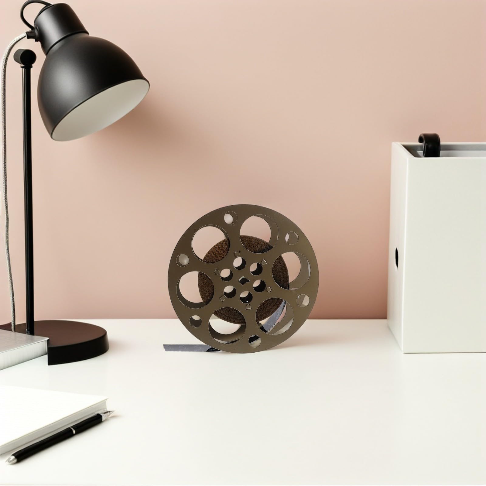 Film Requisite aus Eisen 18 cm für Kinoliebhaber zur Nutzung bei Theater Mottopartys und Studio Dekoration in Gold