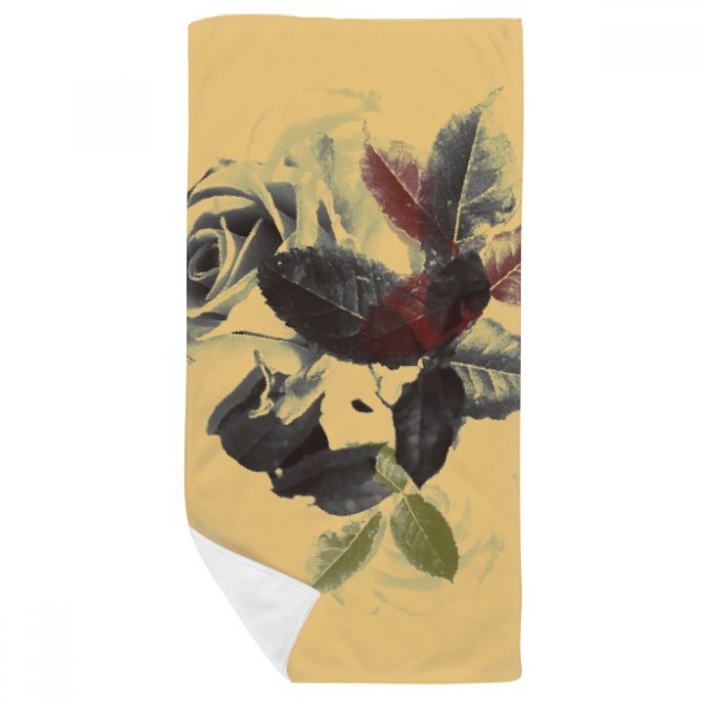 Serviette fleur rose et feuilles aquarelle pour sublimer votre rituel de soin et spa à la maison