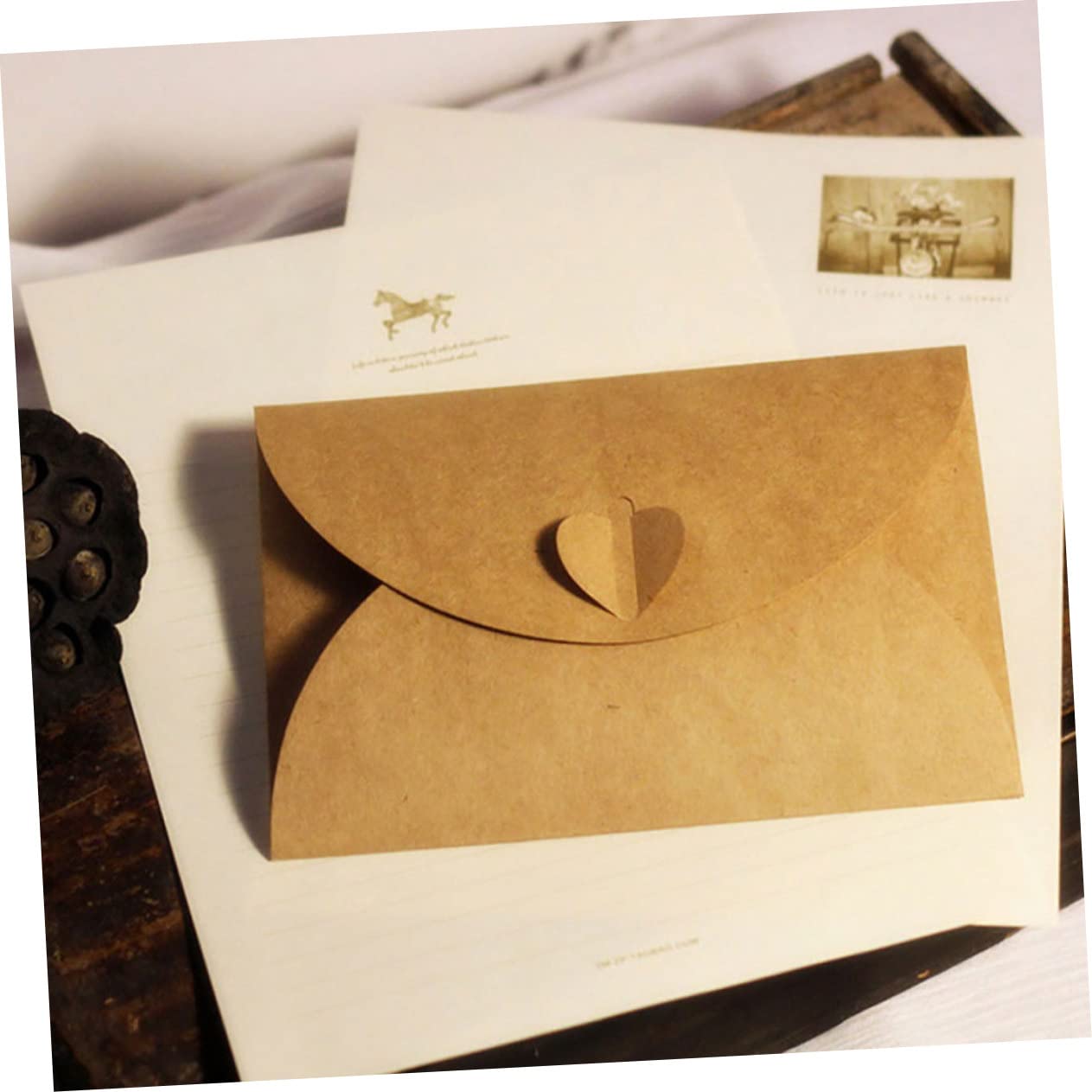 Alipis 100 pezzi Buste Kraft Vintage con Chiusura Cuore Buste Bianche per Biglietti e Carta Kraft per Uso e Te
