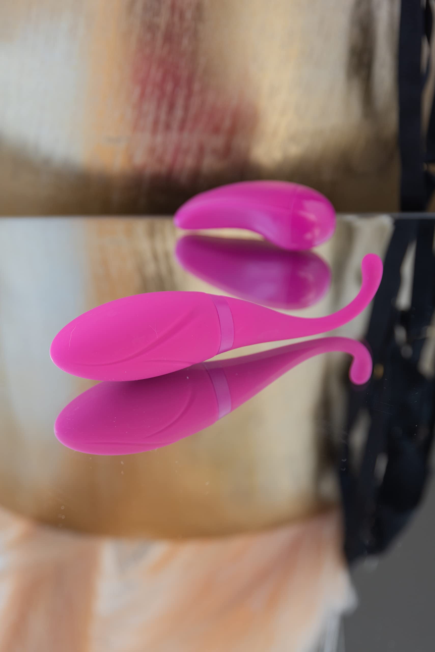 Amazon.com: SKYN Tingle Personal Massager - Remote Controlled Vibrating  Bullet