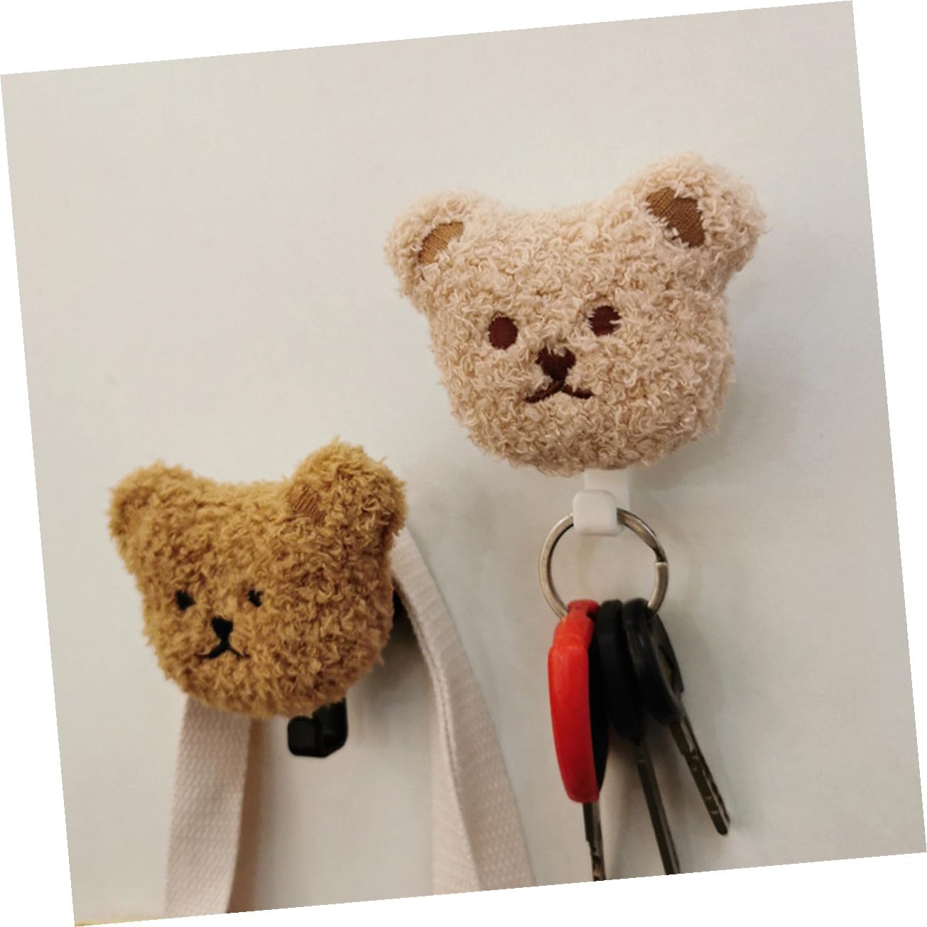 Veemoon Ganci Adesivi da Parete Orso in Peluche 2 Pezzi per Bagno e Cucina, Superficie Liscia Design Autoadesivo, Appendi Chiavi e Ombrelli