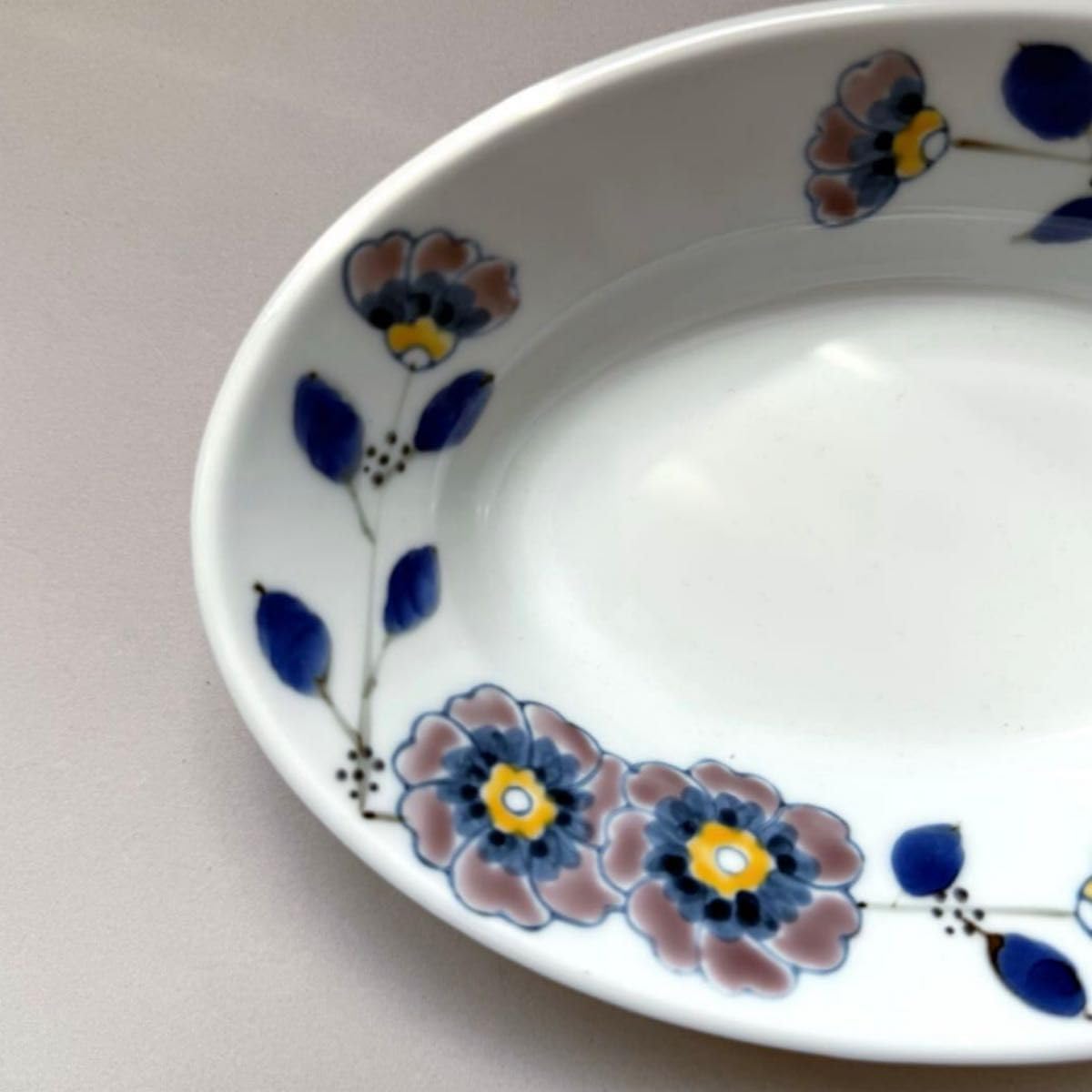Amazon.co.jp: 伊万里焼 有田焼 花枝紋 楕円皿 オーバルプレート 徳七