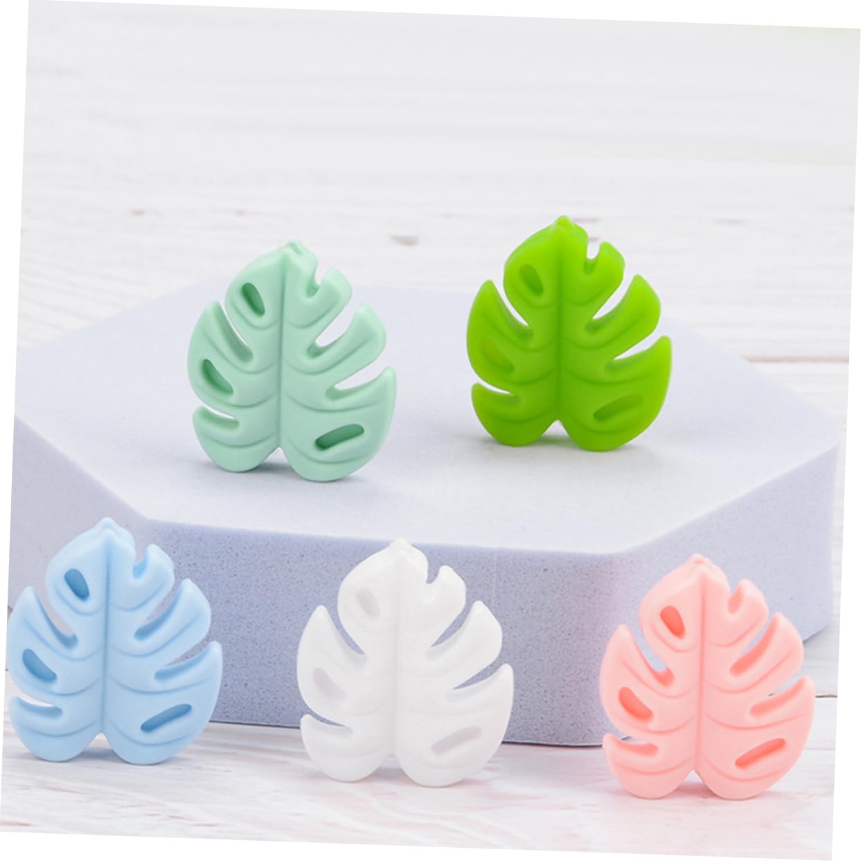 KONTONTY Silicone Knitting Needle Protectors 16pcs Leaf Shape Nonslip Caps Prevent Essential Knitting Tools