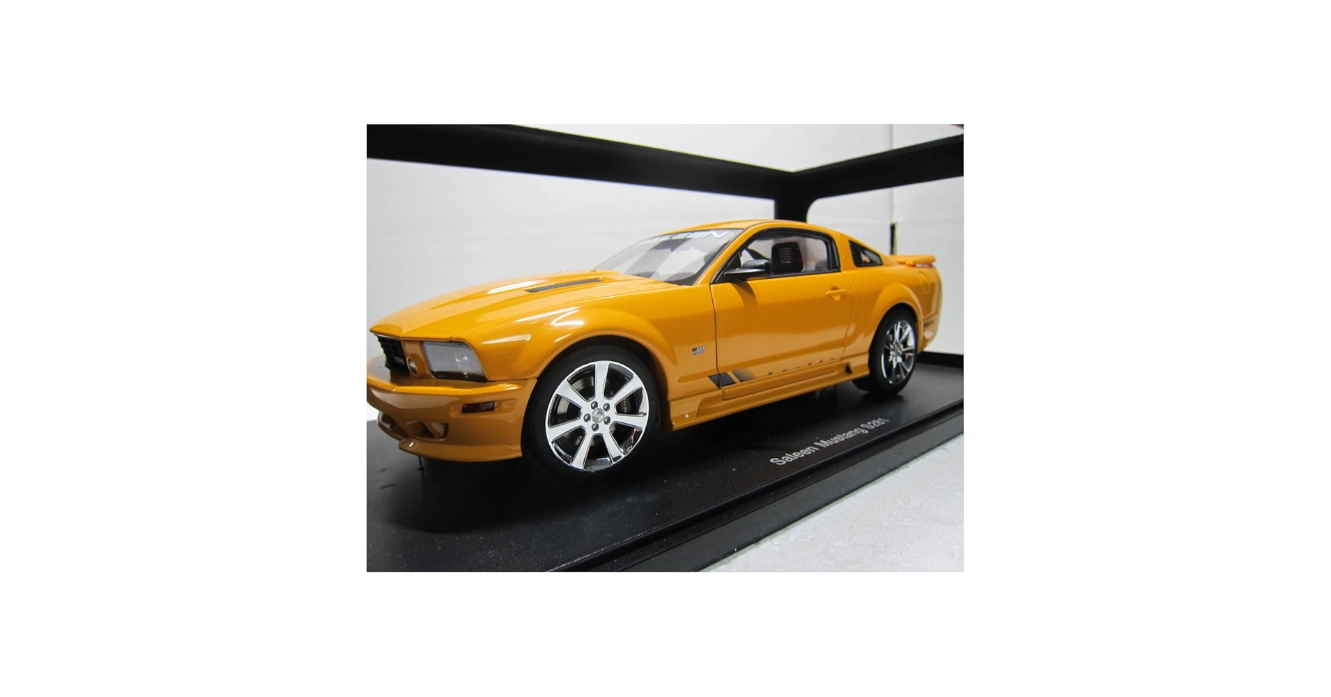 Amazon.co.jp: 1/18 オートアート フォード サリーン マスタング S281