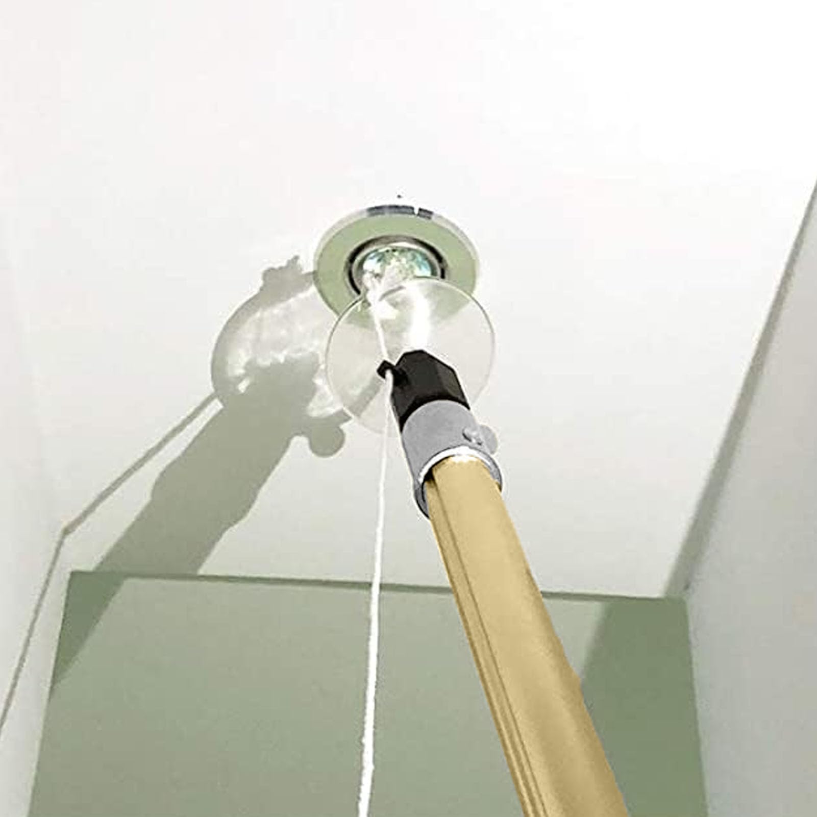 EMUKOEP Cambia Lampadina per Soffitto alto. Asta di Prolunga Durevole in Lega Ti Sostituzione Rapida della Lampadina. Impugnatura Comoda per Soffitti Difficili da Raggiungere