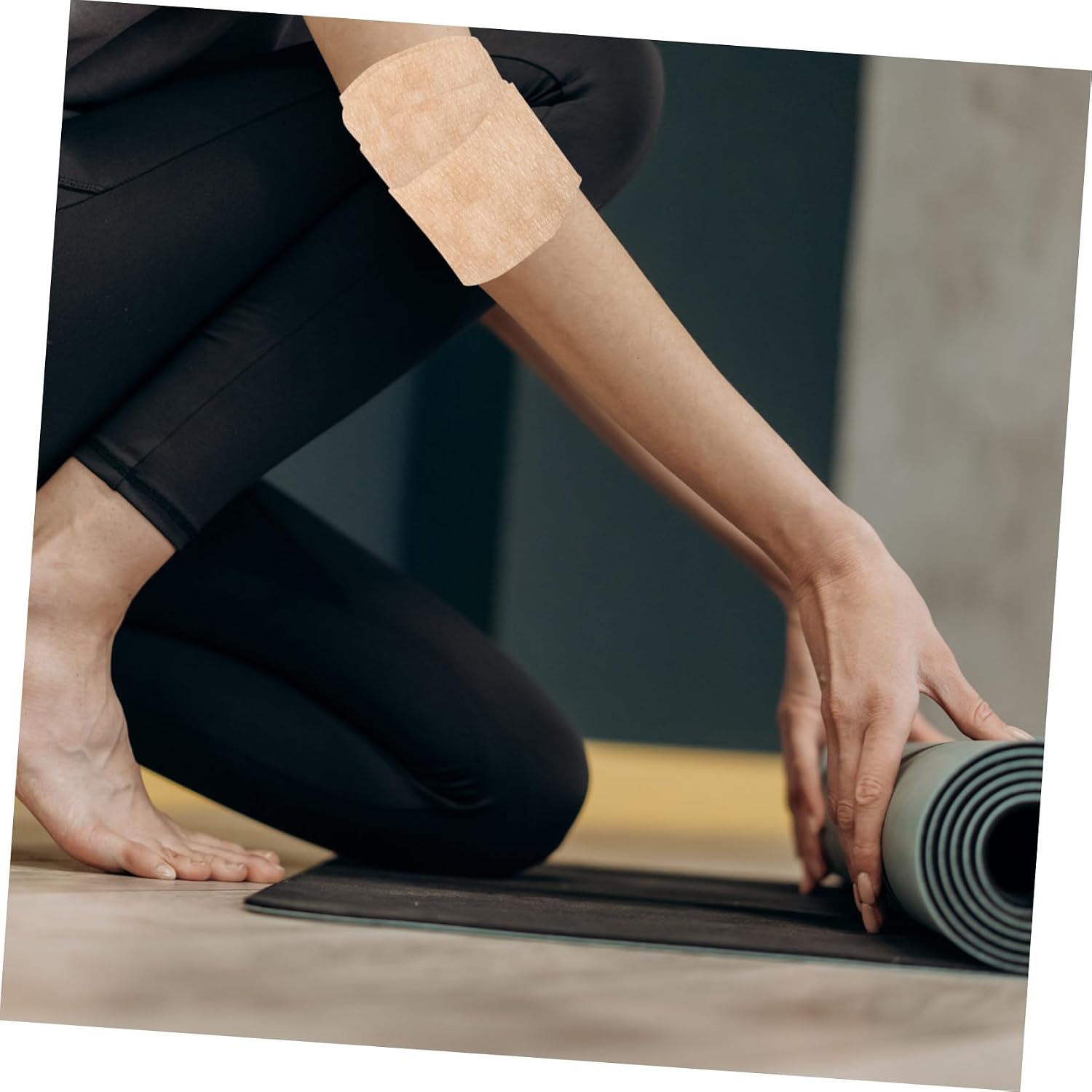 balacoo 2rolls Self-Stick Stretch Bandage Wrap Breathable Non-Woven Athletic Tape for Sports Ankle Wrist Finger Support Adhesive Elastic Bandage for First Aid and