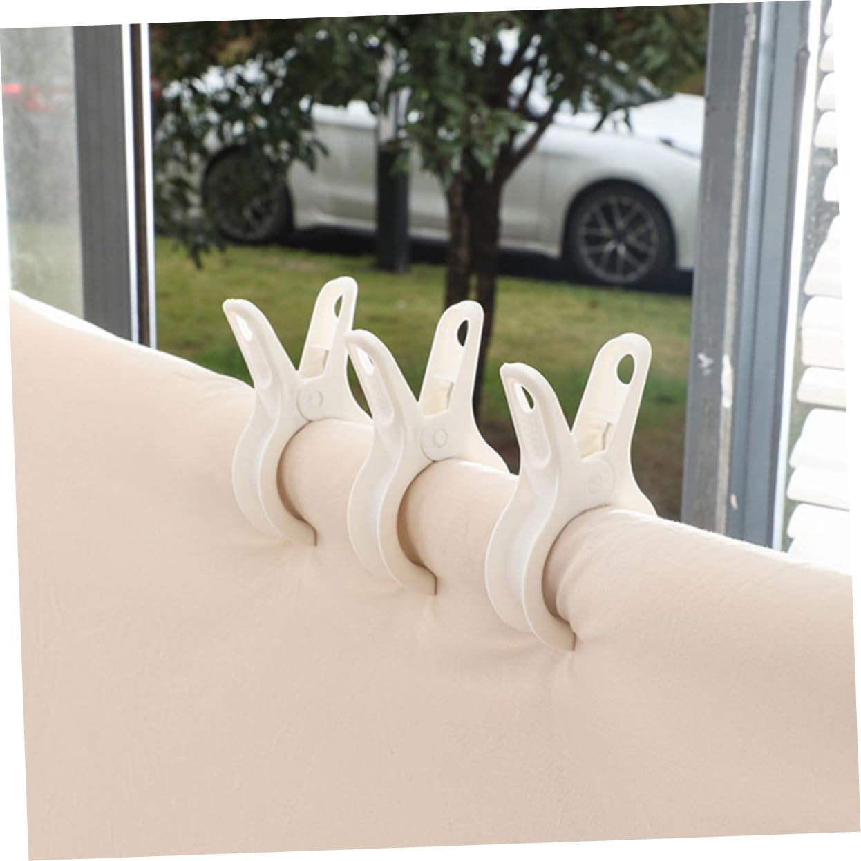 Windfeste Wäscheklammern mit Nonslip Design 24 Stück aus Kunststoff Große Strandtuchklammern für Sommeratmosphäre und Vielseitige Befestigung