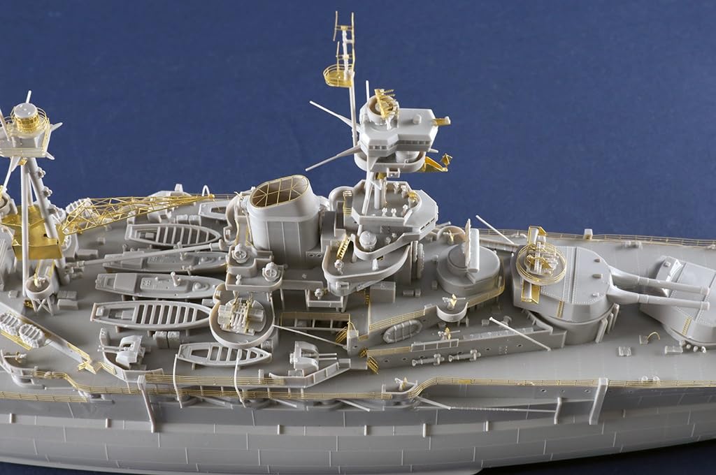 Trumpeter 05379 - Modello in plastica con risoluzione HMS della corazzata britannica 1/350