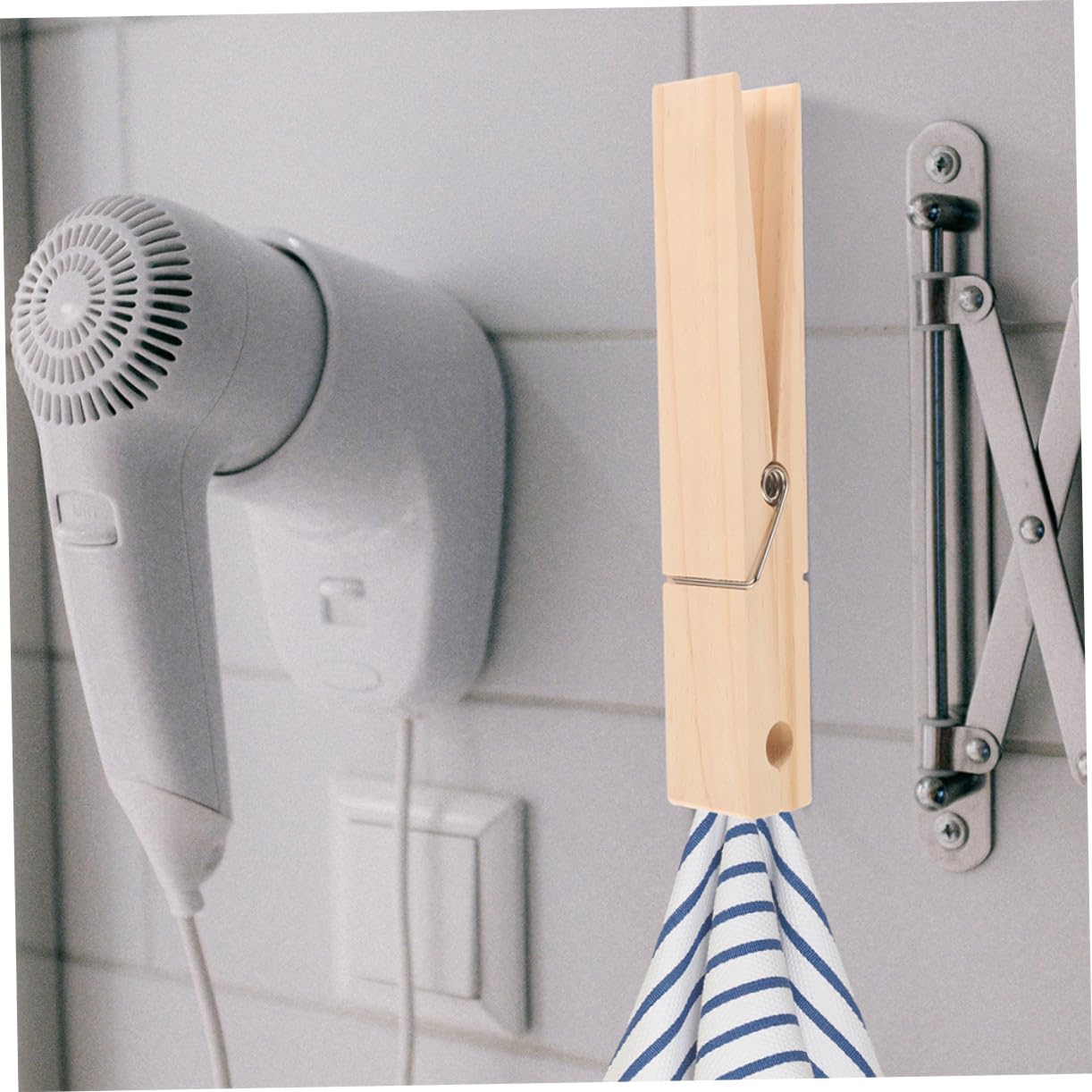 2 Stück Holz Wäscheklammer Jumbo mit Sicherem Halt Einfacher Handhabung Rustikalem Design für Handtuchhalter im Badezimmer oder Wäscheraum Beige