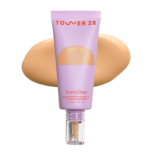 Tower 28 SunnyDays - Protector solar tintado SPF 30, 20 MULHOLLAND Base 2 en 1 con protector solar mineral de amplio espectro protección UVAUVB