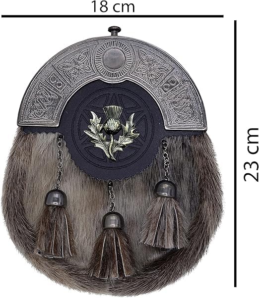 Scottish Kilt Sporran with Traditional Badges – Genuine Leather, Perfect for Highland Attire2