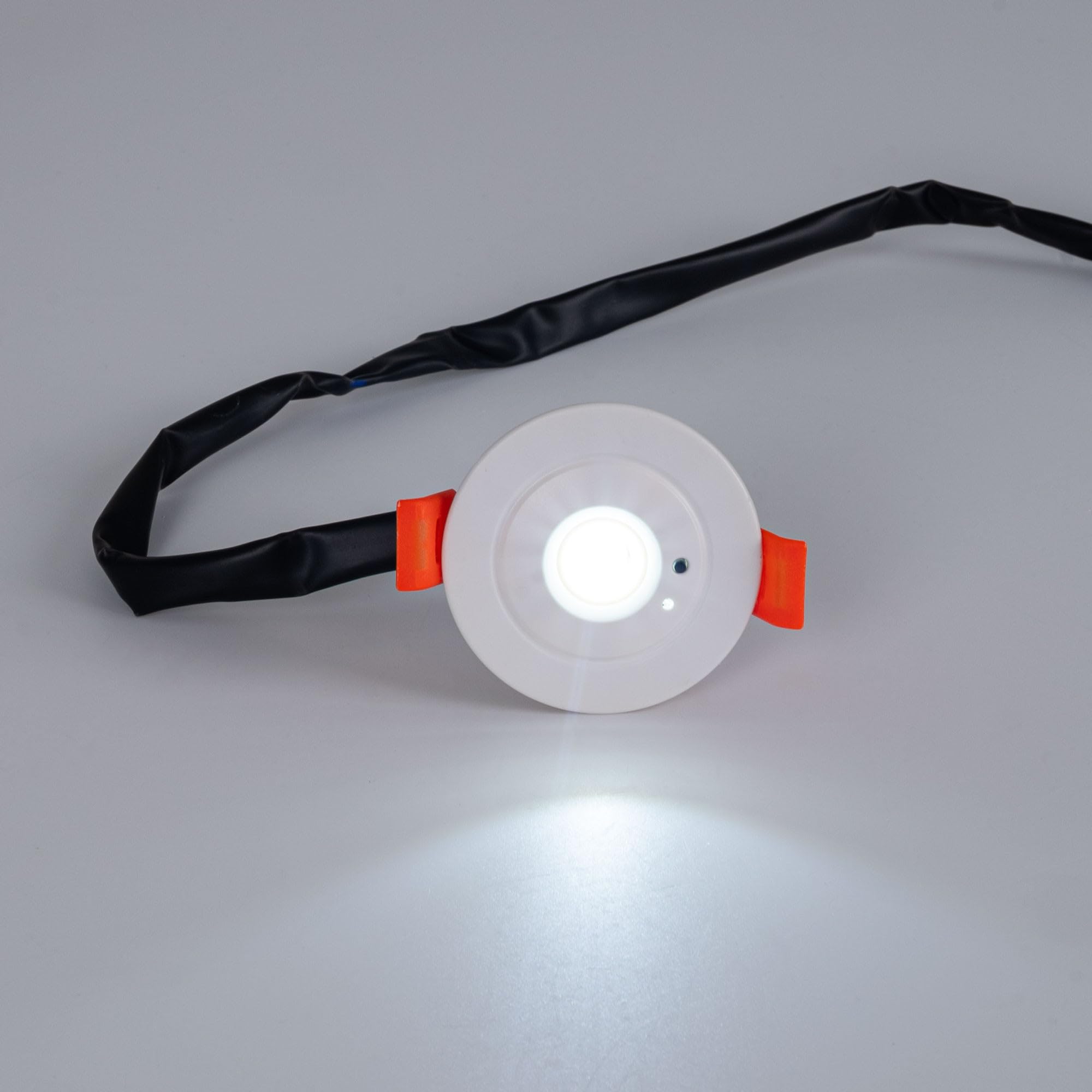 BARCELONA LED Éclairage de Secours LED 3W Encastré Ø60mm 6000K | LED 3W, encastrable Ø60mm, blanc froid 6000K, autonomie 3h, 250lm, batterie LiFePO4, IP20 intérieur