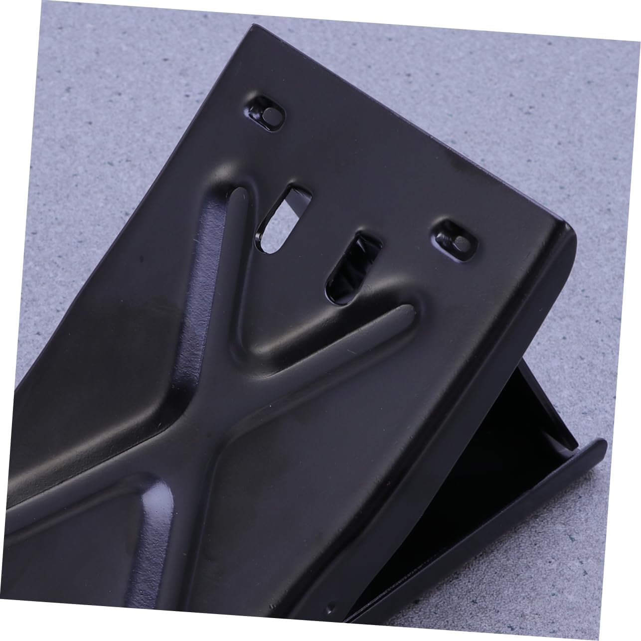 2pcs Black Tire Triangle Pad Durable Control Tool for Cars and Trucks Heavy Duty Non Slip Design for Maximum Grip