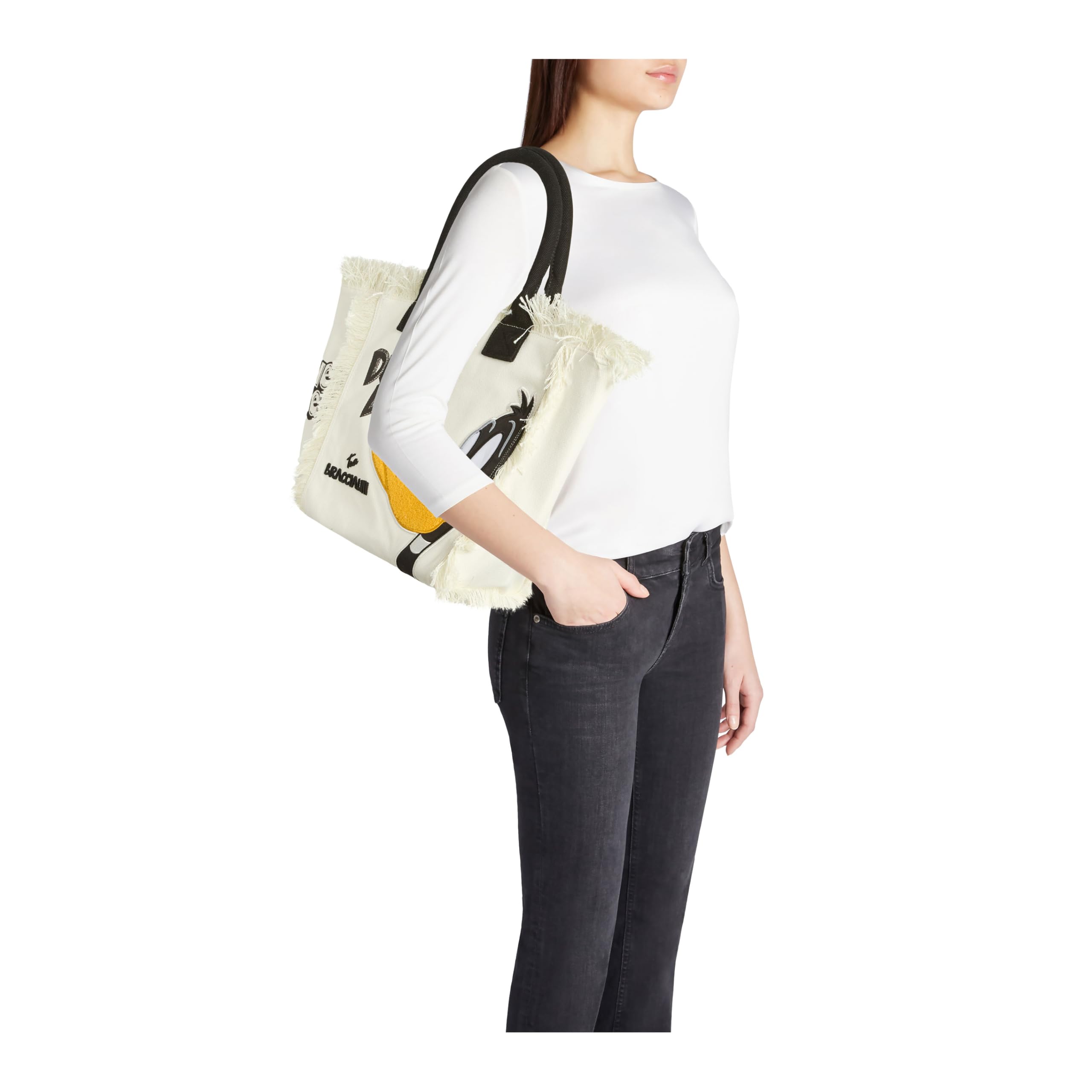 Braccialini Summer Special Lt Realizzata in resistente tessuto canvas, questa borsa mare è caratterizzata da un look ironico e deciso grazie alla maxi-applicazione in tessuto e ricamo di Daffy Duck. I