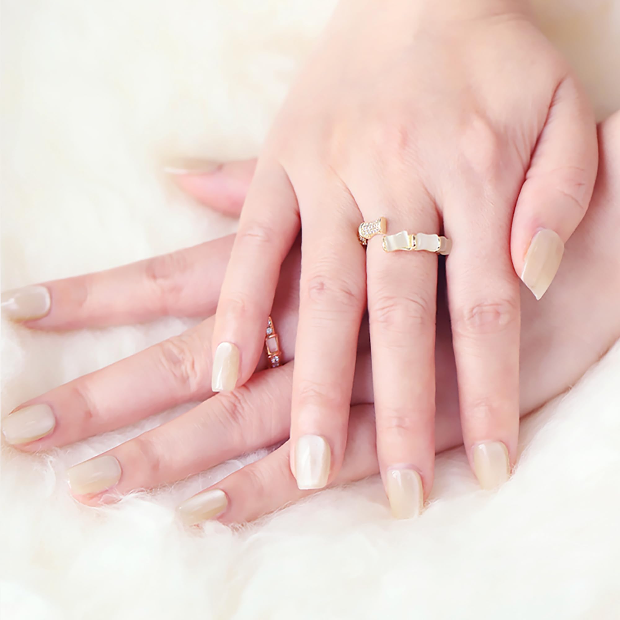 HN'LEIFAIRY 14 Pcs Press On Nails Short, White Stick on Nails, Artificial Nails, Reusable Glue on Nails, Reusable Glue on Nails Gradient Nails for Women and Girls (m)