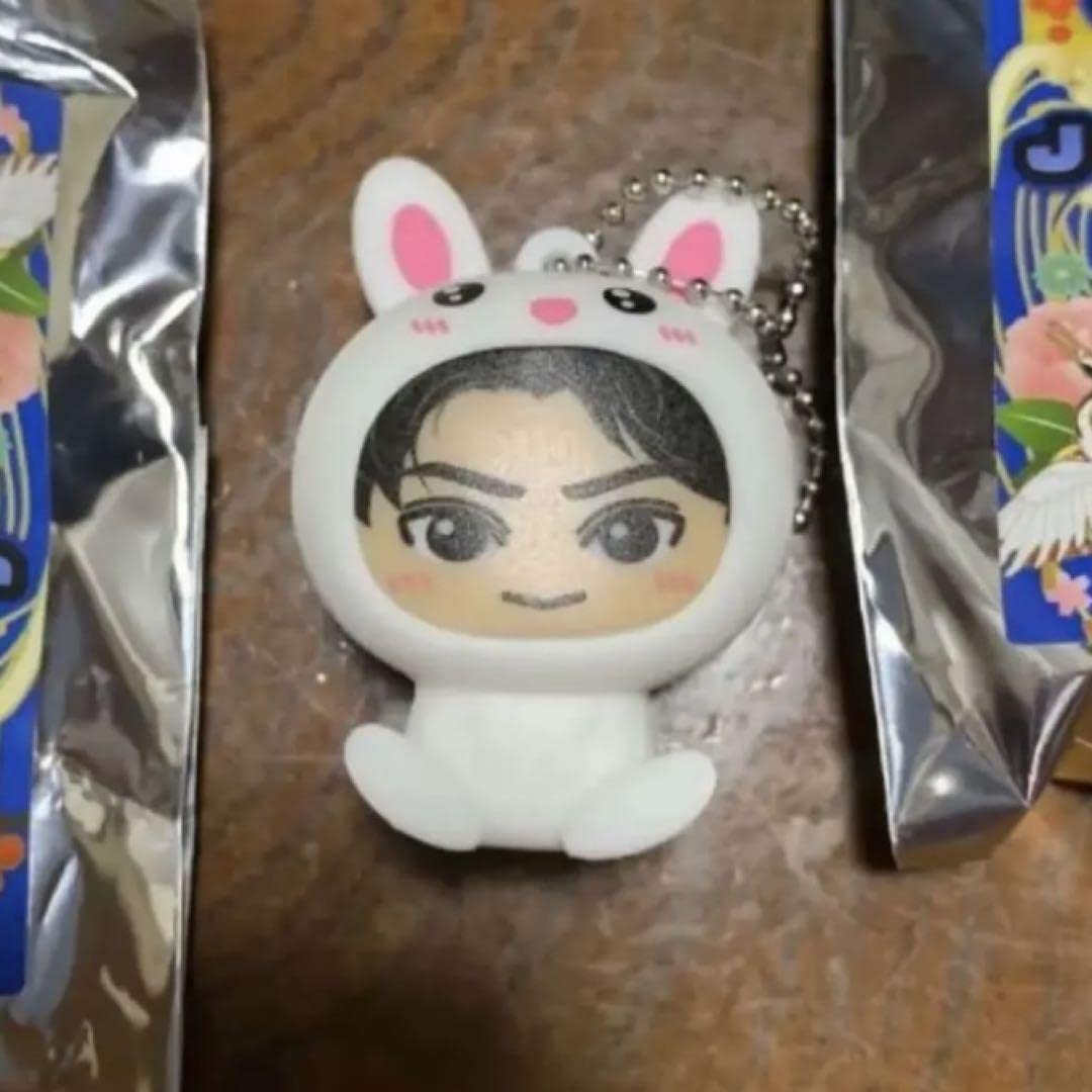 NEW YEAR2023着ぐるみキーホルダー うさぎ 三代目JSBレア岩田剛典