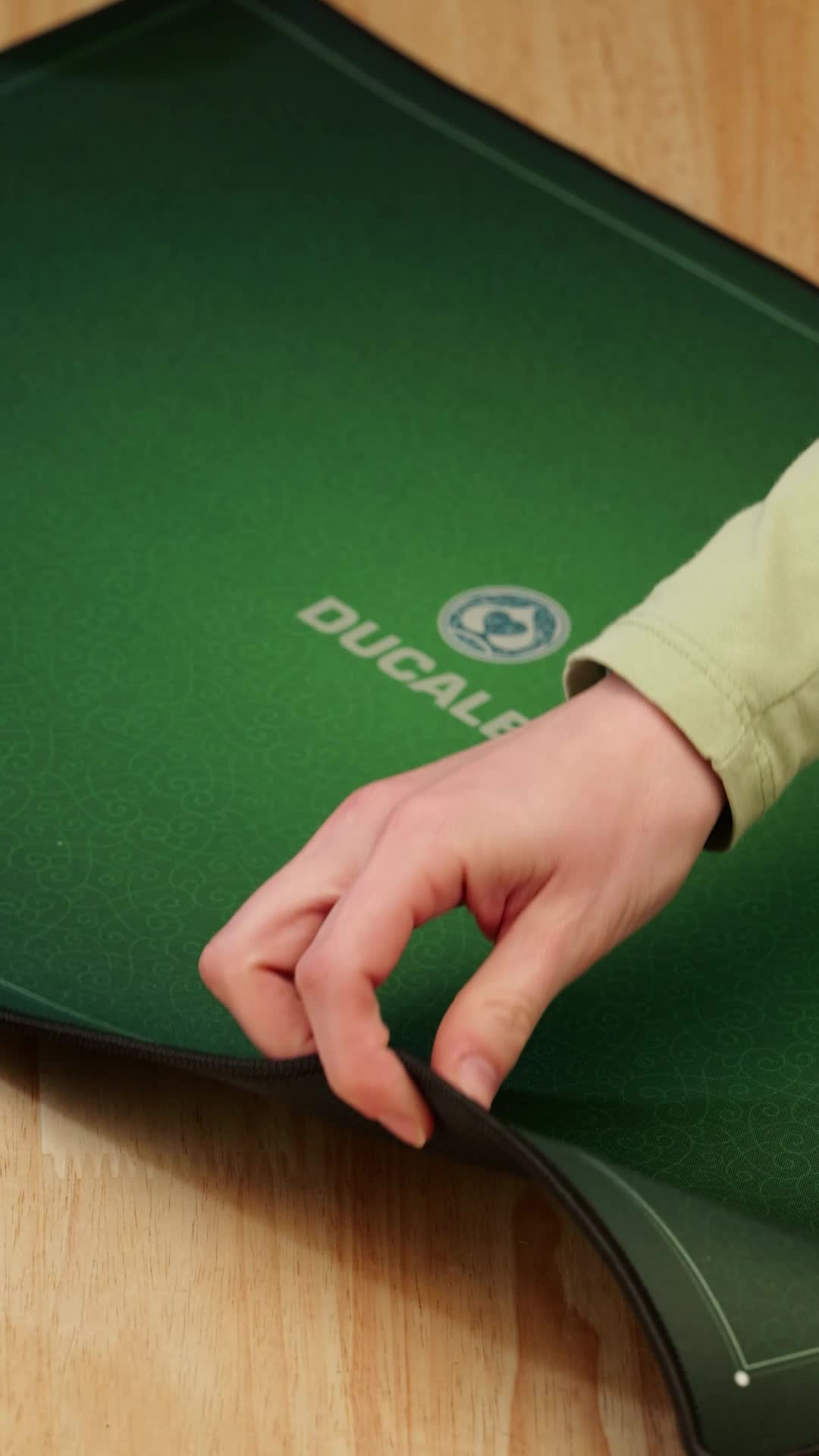 Alfombrilla Profesional De Belote Y Juegos De Cartas WOGAMAT: Neopreno Antideslizante De 60x40 Cm, Suave Y Duradero, Ideal Para Torneos