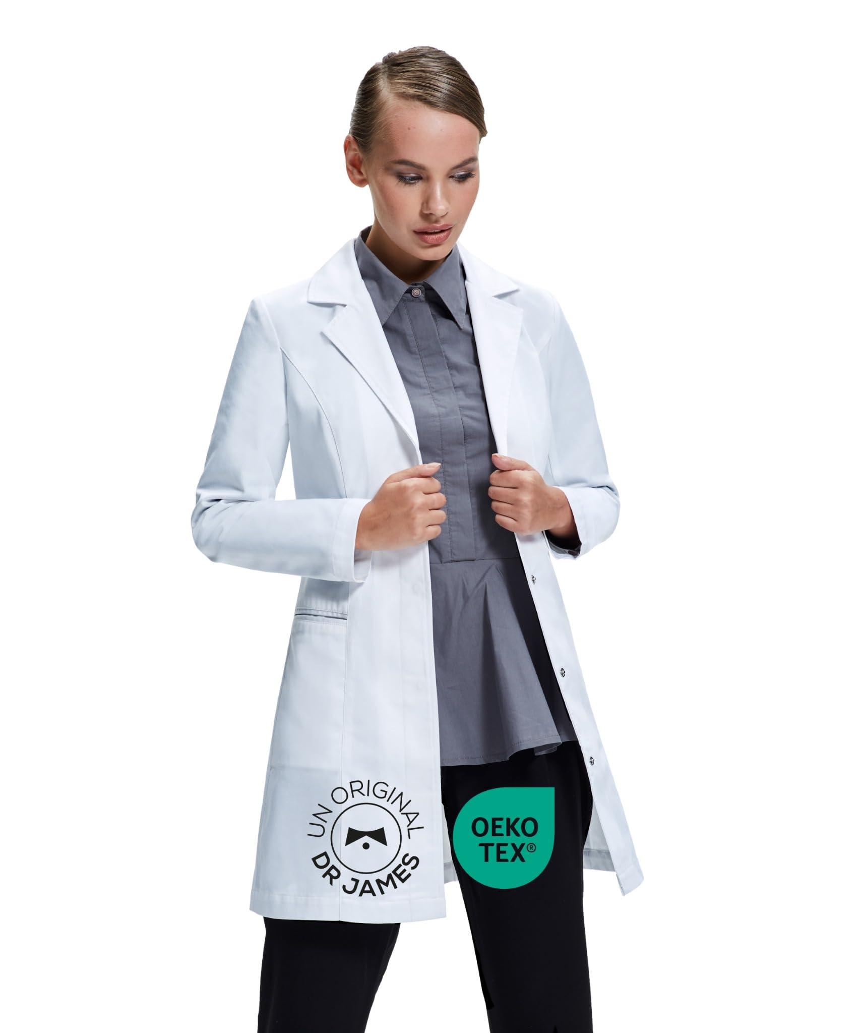 Dr. James Blouse Blanche de Laboratoire Femme Premium, Coupe Cintrée Slim Fit, Fermeture à Pressions Cachées, 2 Poches Hanches, Longueur 84 cm (33"), Tissu Certifié OEKO-TEX®
