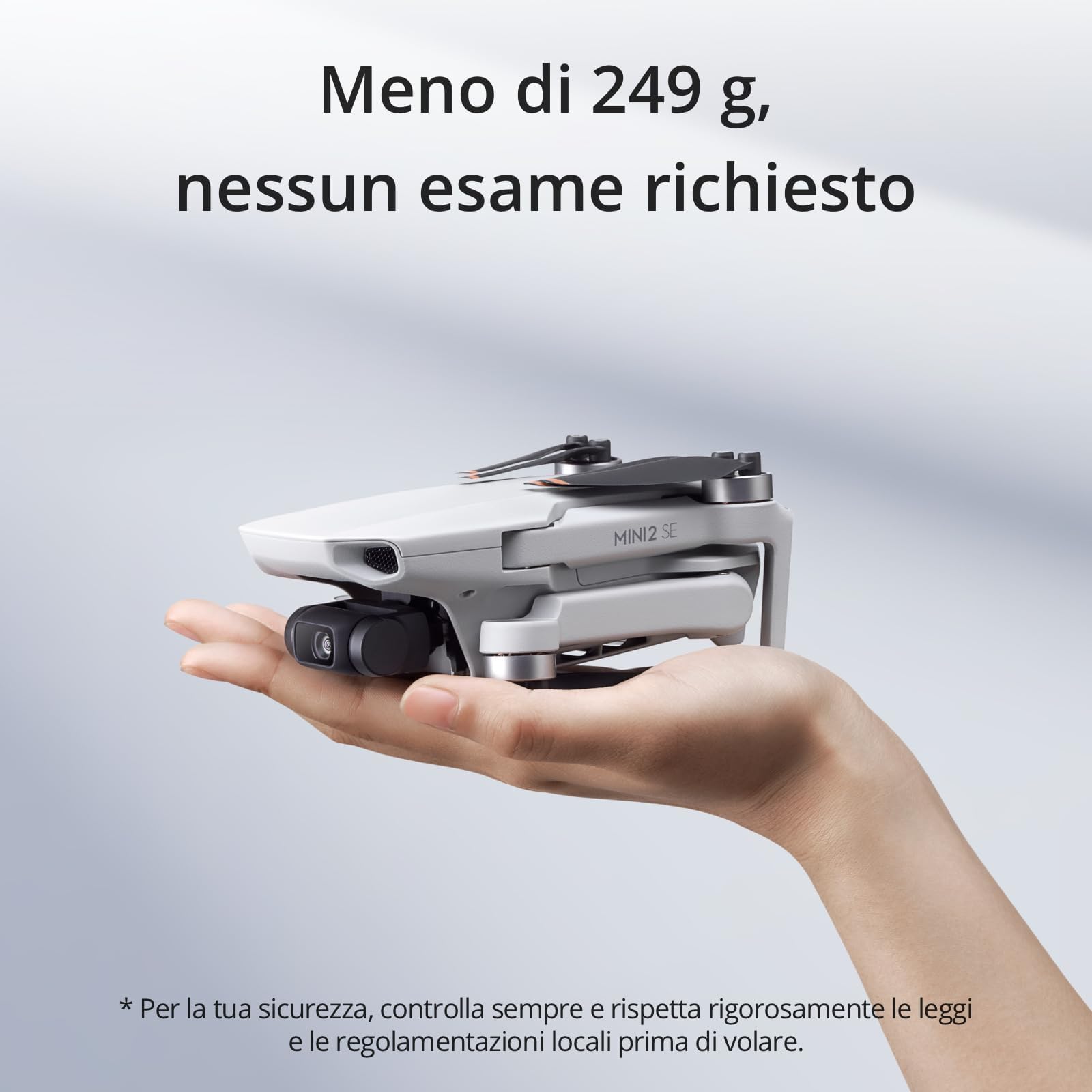 DJI Mini 2 SE Fly More Combo, mini drone con fotocamera leggero e pieghevole, video in 2.7K, modalità intelligenti, trasmissione video di 10 km, 31 min di volo, meno di 249 g, batterie extra, C0