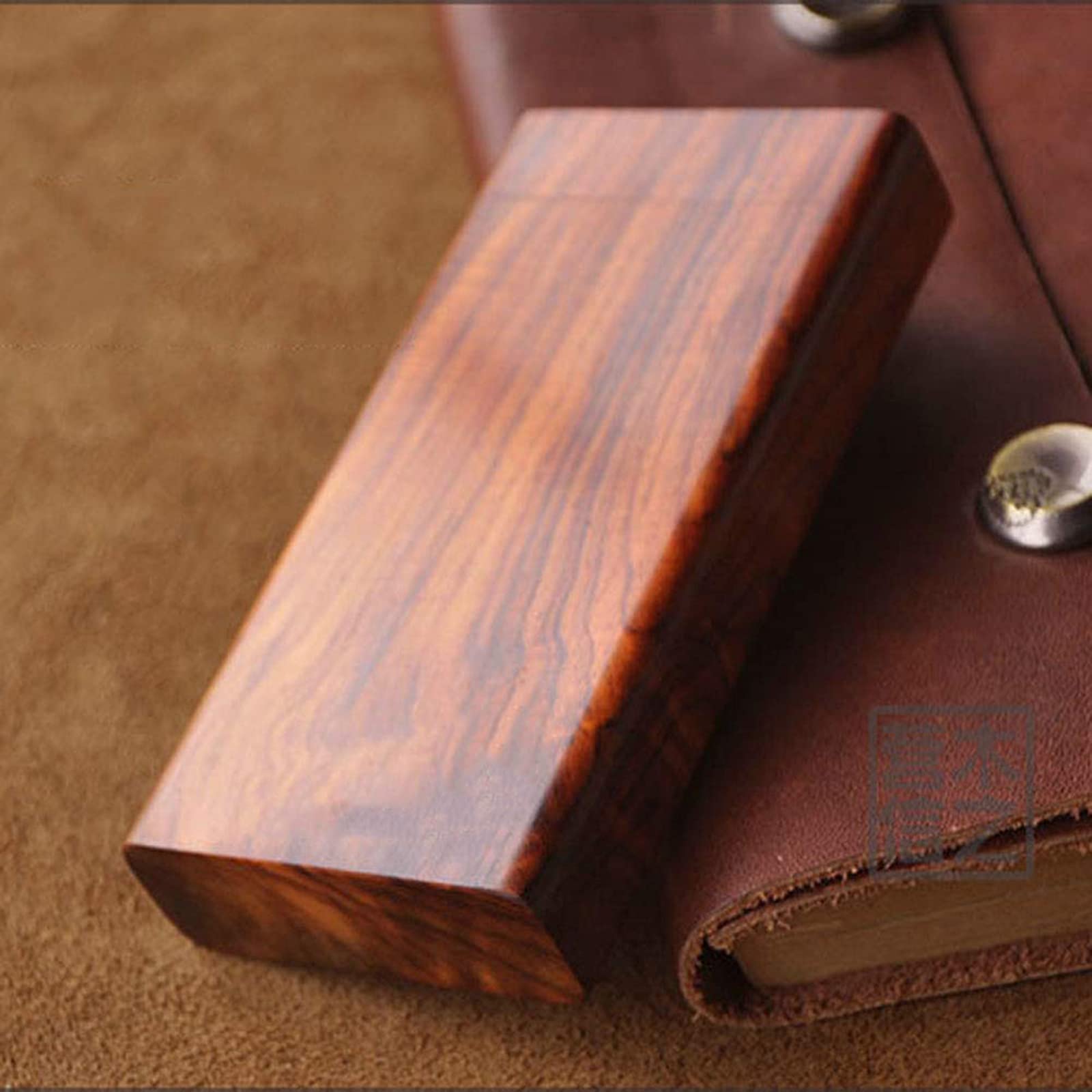 Etui na papierosy Slim Portable Drewniane etui na papierosy Magnetyczna adsorpcja Clamshell Kreatywny design sterowania Etui na papierosy