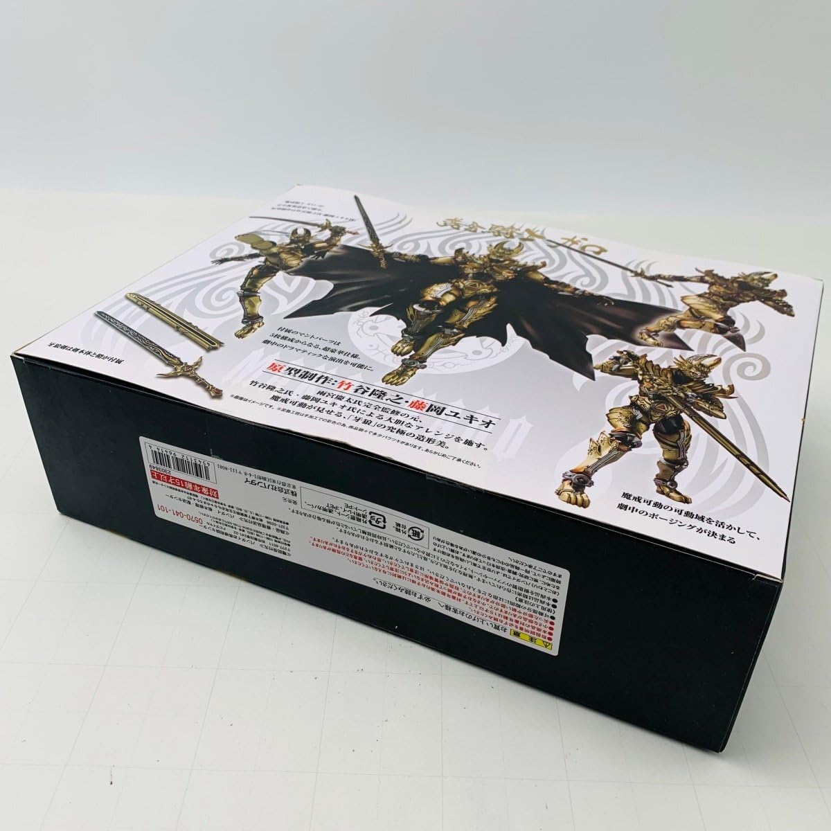 ※箱傷あり※未開封　魔戒可動 黄金騎士牙狼 冴島鋼牙 GARO フィギュア Amazon.co.jp: TAMASHII NATIONS 魔戒可動 黄金騎士 ガロ(冴島鋼