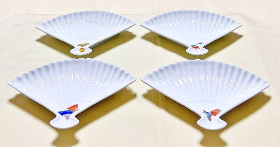 希少　美術有田焼　深川製磁　金彩親子亀　扇舞　吉祥鳳凰　錦竹文　扇型高台皿4枚① Amazon.co.jp: 美術有田焼 深川製磁 金彩親子亀 扇舞 吉祥鳳凰