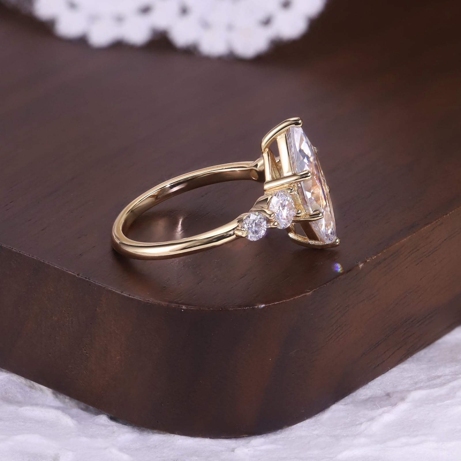 Obrączki ślubne złote damskie moissanit, 1 ct, oprawa 6-rapowa, szlif markizowy, 18K (750) żółte złoto – 1 ct obrączki ślubne, rozmiar damski 63 (20,1)