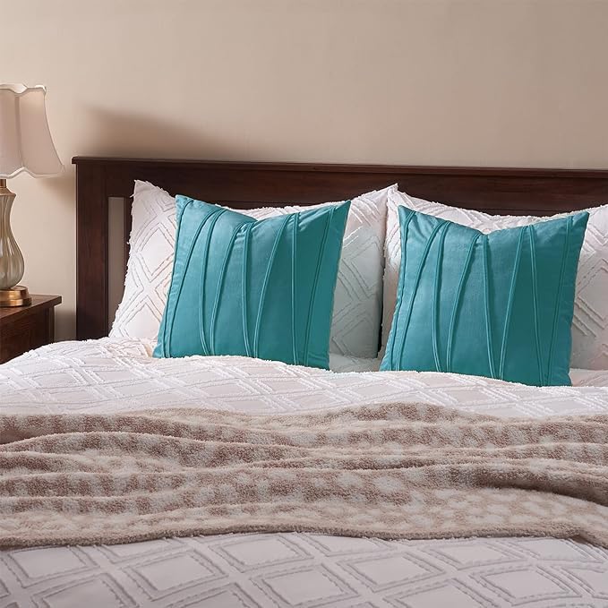 Image of Amazon Brand - Umi Decorative Striped Throw Pillow Covers 24 X 24 Inch,Soft Solid Velvet Pillow Covers Cushion Case with Zigzag Pattern for Sofa Bedroom 60 X 60 Cm (Pack of 2) Teal