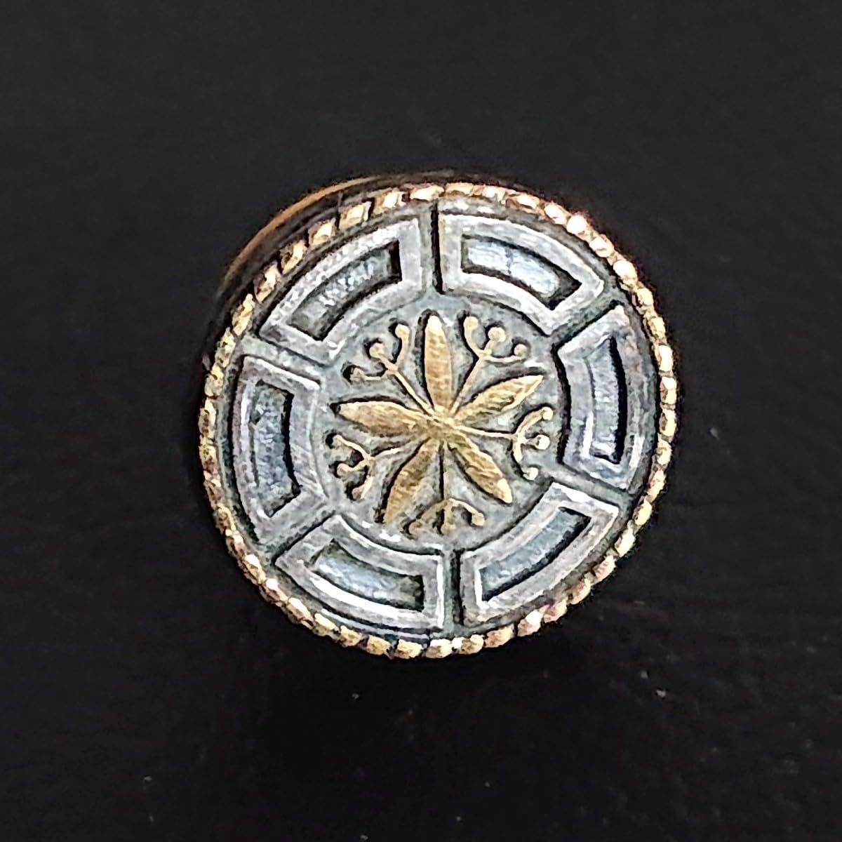 Amazon | 室蘭市 市章 北海道 紋章 記章 微章 襟章 当時物 バッジ