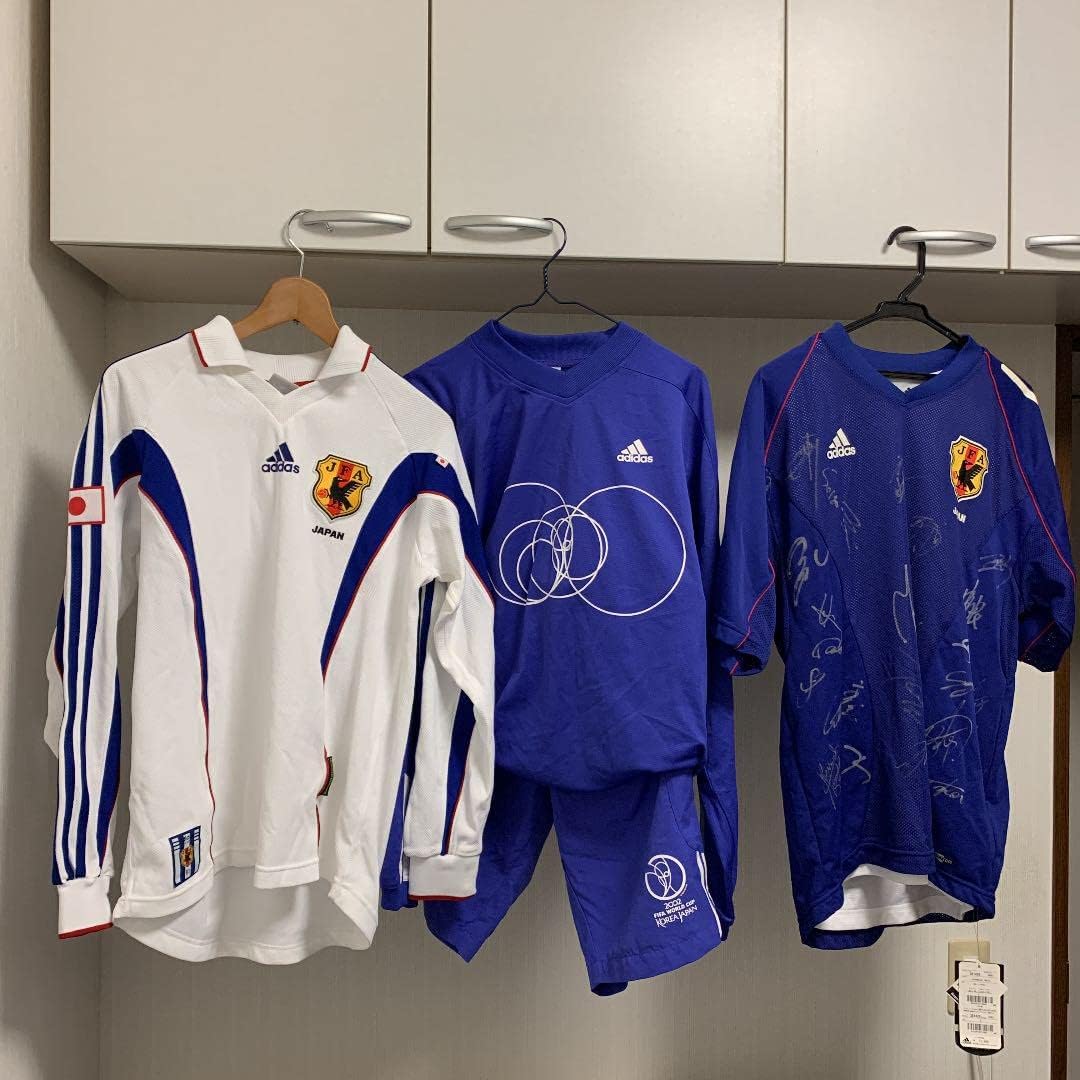 【直筆サイン入り❗️】　美品　代表ユニフォーム　W杯記念品　3点セット 直筆サイン入り❗️】 美品 代表ユニフォーム W杯記念品 3点