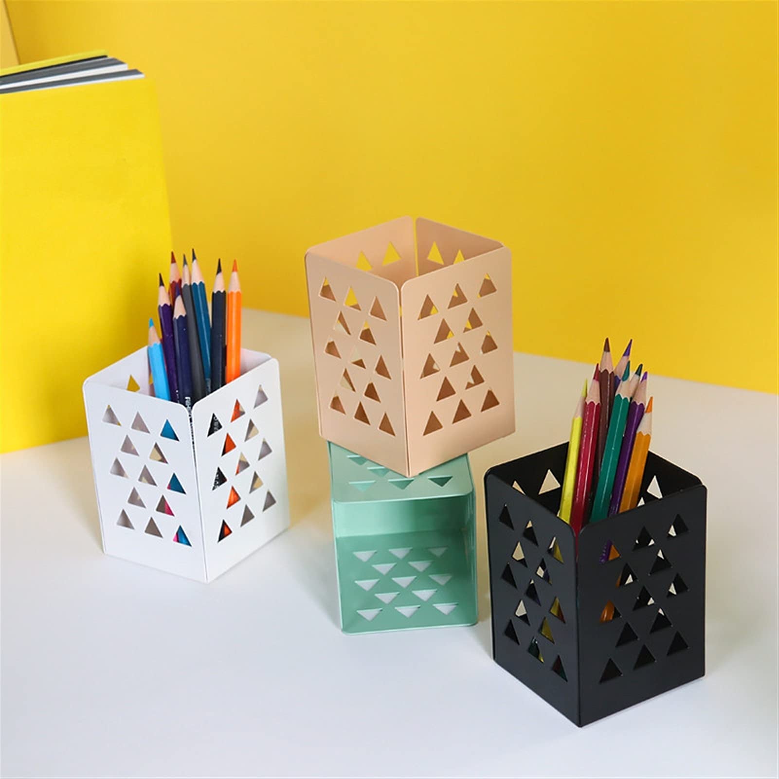Pojemniki na ołówki 1 PC. Kwadratowy Biały Czarny Pióro Uchwyt Biurko Organizator Hollow Metal Pen Pen Makeup Szczotka Przechowywania Case Ołówek Stojak Pojemnik Stacjonarny (Color : A)