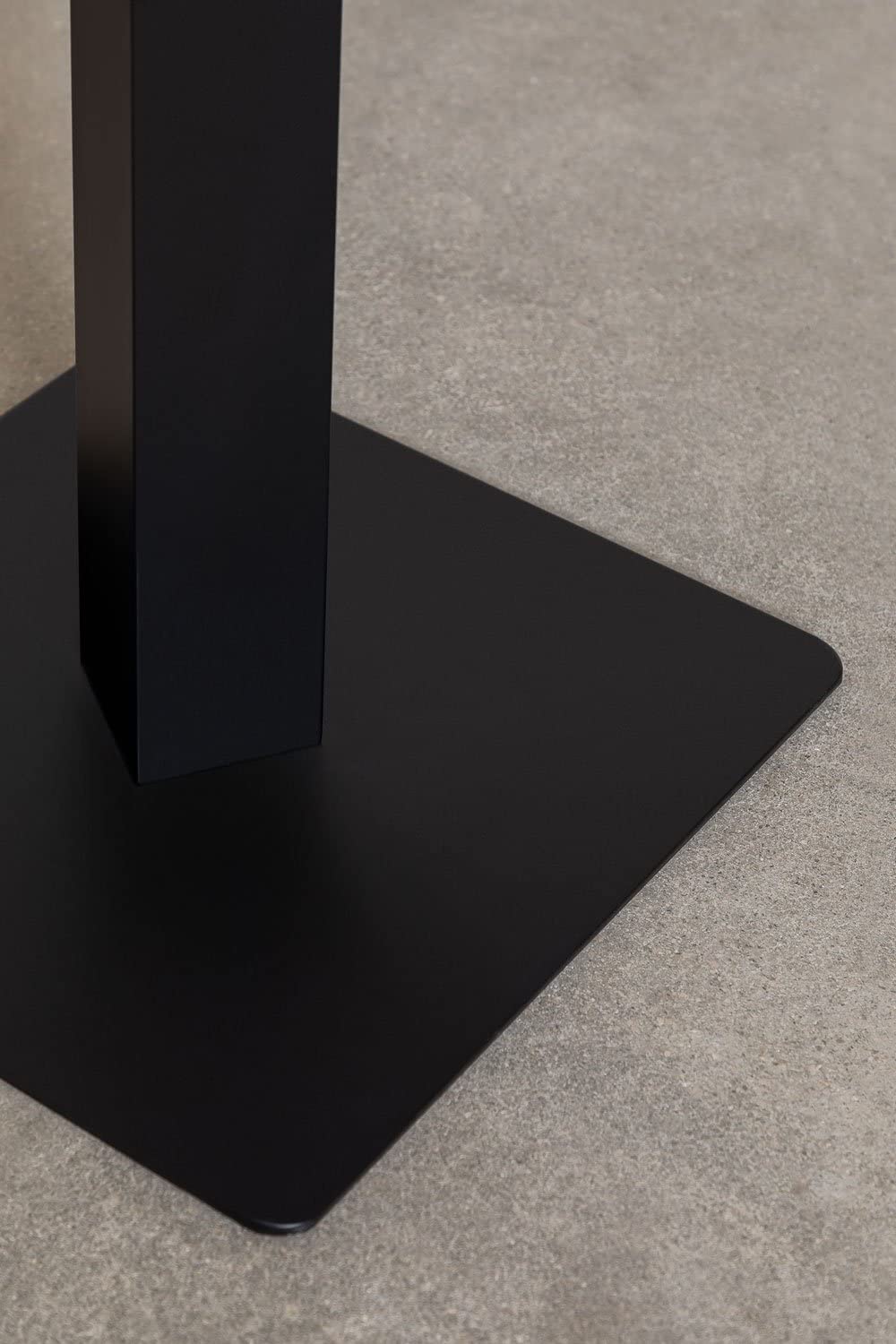 SKLUM Quadratischer Bistrotisch aus Marmor Livanto ︎ 60 cm SCHWARZ