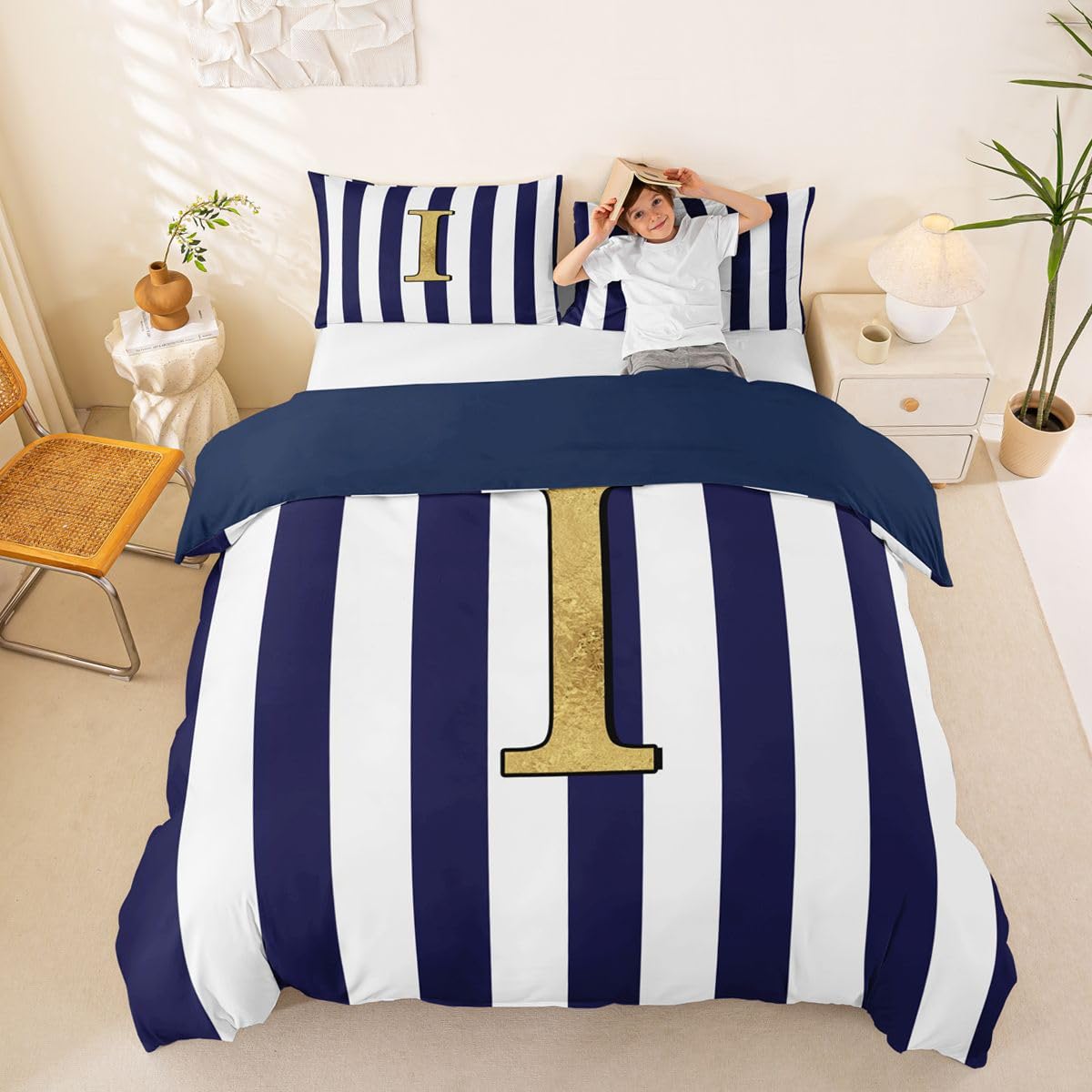 Homemissing 3-częściowy zestaw poszewek na kołdrę z monogramem z literą I, granatowy, w paski, dla chłopców i dziewcząt, inicjał ze złotej folii, dekoracja sypialni na