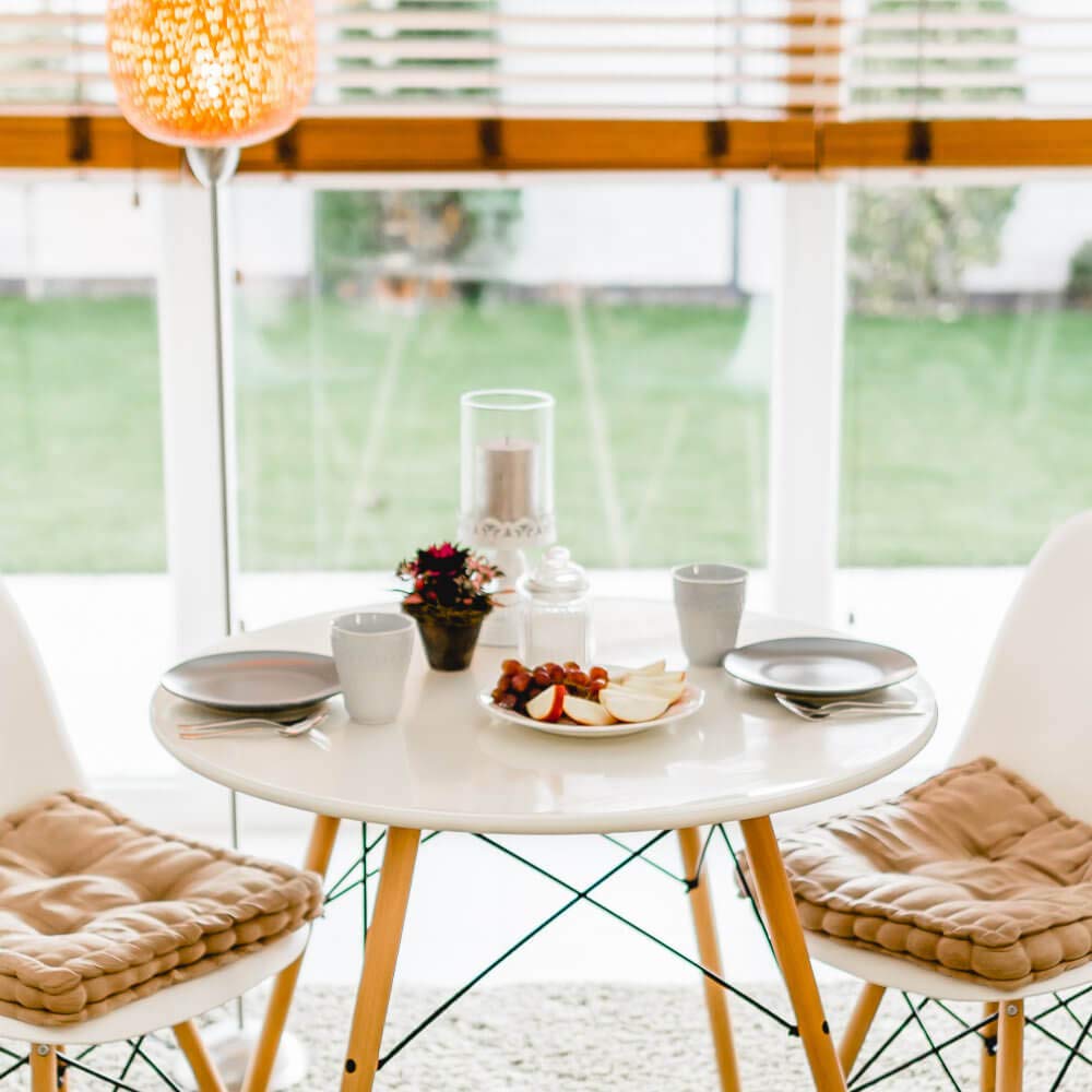 Profolio Tischfolie Rund & Leicht Transparent mit abgeschrägter V-Kante - Feinmattierte Tischdecke als Schutz ohne Luftblasen - Matte 2mm Folie für Ihren Tisch - 140cm Durchmesser - Größe Wählbar