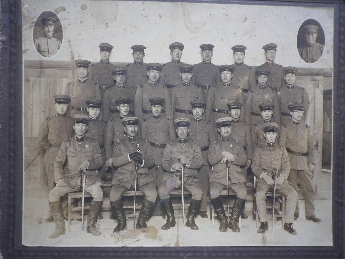 Amazon.co.jp: 戦前 古写真 時代考証 軍人 軍隊 養蚕家 記念写真 集合