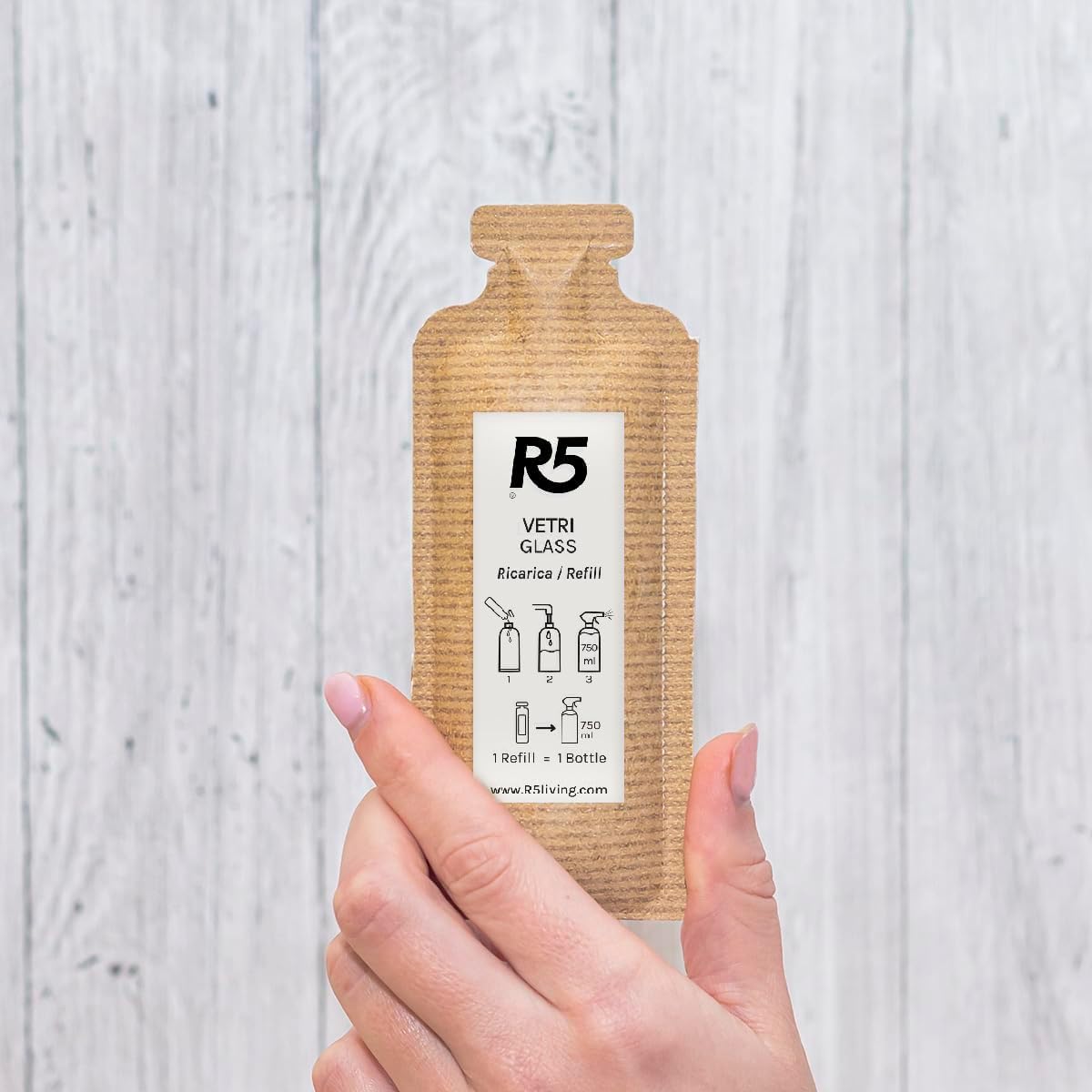 R5, Multipack 12 Refill Vetri, Detergente Vetri, Ideale per la Pulizia di Vetri, Cromature e Cristalli, Fragranza Acacia e Rosmarino, Made in Italy
