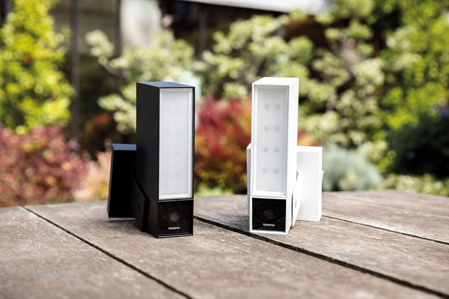 Netatmo Smarte Überwachungskamera für den Außenbereich mit 105 dB Sirene, WLAN, integrierter Beleuchtung, Bewegungserkennung, Nachtsicht, ohne Abonnement, weiß, NOC-S-W-DE