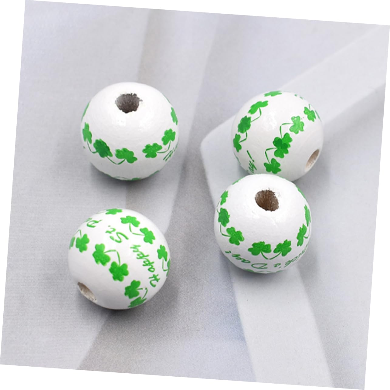 TEHAUX 300stücke Holzperlen Für Patrick's Day Bastelbedarf Für -schmuck Farben Für Armbänder Halsketten Und Dekorationen