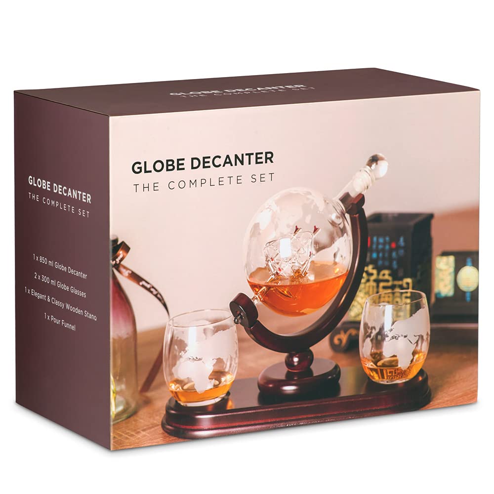 Maverton Decantador Globo Grabado - Barco Dentro - con 2 Vasos Cristal 300 ml y Base de Madera - Regalos San Valentin Hombre - 850 ml - 25 x 11 cm- Regalos Cumpleaños Elegante